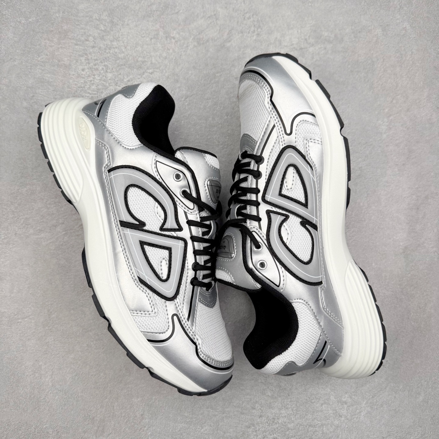 图片[3]-＃福利特价 Dior B30 迪奥网眼织物低帮运动休闲鞋 该款系列采用黑网色眼织物白和色科技料面精心制 作饰以反光“CD30”图形标志 外格轻盈的刻雕效果橡胶鞋搭底配标志性点的缀提升格调 内弹部力细节塑造想理的舒适穿着体验可与各休式闲造型配搭 彰显尚时现代的运风动范 尺码：36 37 35 39 40 41 42 43 44 45-选品中心