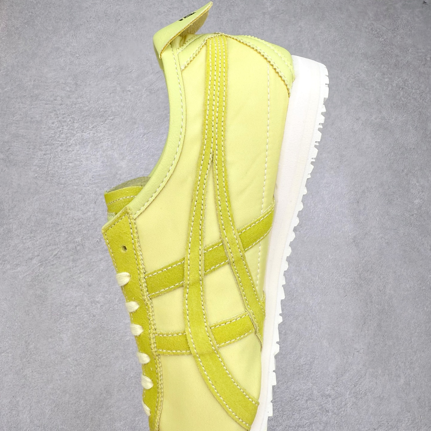 图片[7]-＃C版 Asics Onitsuka Tiger MEXICO 66 亚瑟士鬼冢虎复古经典板鞋 市场王者选手 海外订单工厂出品 长期生产补货永不断码 超成熟稳定的做工品控 原装全套纸板楦头开发 原汁原味 完美呈现版型 私模正确鞋底咬花纹路 一比一鞋头弧度高度鞋身弧度 绝不口嗨 细节品控鞋型随意秒杀市面 原档咬花纹路私模大底 一个单元有六个三角形 总体形拼接呈现花瓣状 官方四联吊牌 原装Ortholite轻量化鞋垫 原盒原配 质保卡 说明书 钢印防尘纸 纸板中底带钢印 乳胶组合鞋垫 支持全方位的对比专柜 产品从款式颜色造型上体现出追求舒适和细节的完美 鞋类更是推崇手工制作的严谨与完美 融舒适性与可穿性的设计风格 注重细节的完美和别致魅力 既保持稳重 又不失轻松的时尚感 尺码：36 37 37.5 38 39 39.5 40 40.5 41.5 42 42.5 43.5 44 45-选品中心