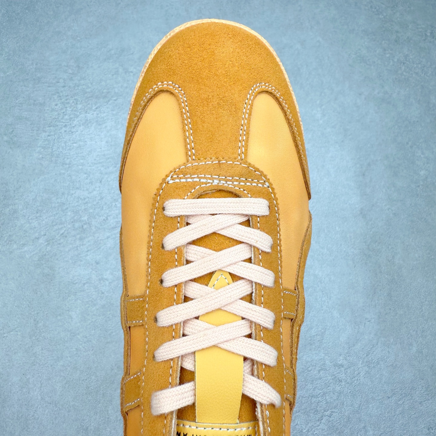 图片[4]-＃C版 Asics Onitsuka Tiger MEXICO 66 亚瑟士鬼冢虎复古经典板鞋 市场王者选手 海外订单工厂出品 长期生产补货永不断码 超成熟稳定的做工品控 原装全套纸板楦头开发 原汁原味 完美呈现版型 私模正确鞋底咬花纹路 一比一鞋头弧度高度鞋身弧度 绝不口嗨 细节品控鞋型随意秒杀市面 原档咬花纹路私模大底 一个单元有六个三角形 总体形拼接呈现花瓣状 官方四联吊牌 原装Ortholite轻量化鞋垫 原盒原配 质保卡 说明书 钢印防尘纸 纸板中底带钢印 乳胶组合鞋垫 支持全方位的对比专柜 产品从款式颜色造型上体现出追求舒适和细节的完美 鞋类更是推崇手工制作的严谨与完美 融舒适性与可穿性的设计风格 注重细节的完美和别致魅力 既保持稳重 又不失轻松的时尚感 尺码：36 37 37.5 38 39 39.5 40 40.5 41.5 42 42.5 43.5 44 45-选品中心