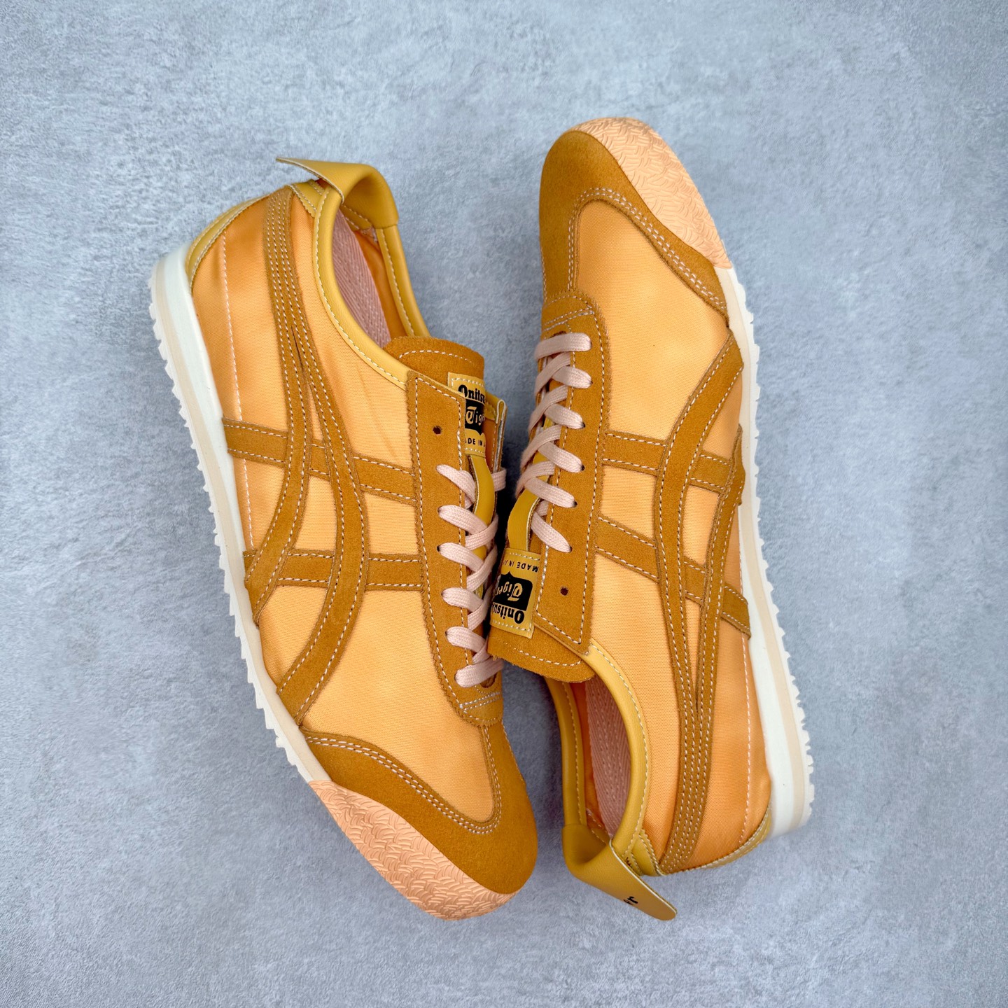 图片[3]-＃C版 Asics Onitsuka Tiger MEXICO 66 亚瑟士鬼冢虎复古经典板鞋 市场王者选手 海外订单工厂出品 长期生产补货永不断码 超成熟稳定的做工品控 原装全套纸板楦头开发 原汁原味 完美呈现版型 私模正确鞋底咬花纹路 一比一鞋头弧度高度鞋身弧度 绝不口嗨 细节品控鞋型随意秒杀市面 原档咬花纹路私模大底 一个单元有六个三角形 总体形拼接呈现花瓣状 官方四联吊牌 原装Ortholite轻量化鞋垫 原盒原配 质保卡 说明书 钢印防尘纸 纸板中底带钢印 乳胶组合鞋垫 支持全方位的对比专柜 产品从款式颜色造型上体现出追求舒适和细节的完美 鞋类更是推崇手工制作的严谨与完美 融舒适性与可穿性的设计风格 注重细节的完美和别致魅力 既保持稳重 又不失轻松的时尚感 尺码：36 37 37.5 38 39 39.5 40 40.5 41.5 42 42.5 43.5 44 45-选品中心