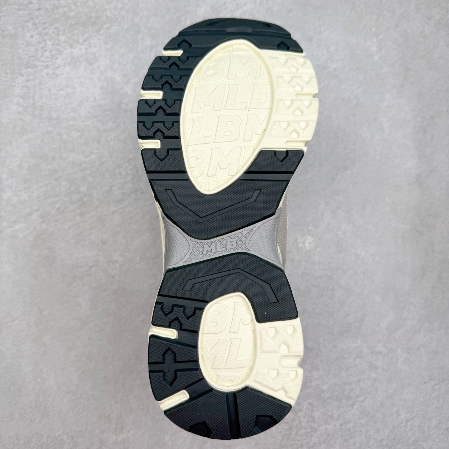 图片[9]-MLB TROPHY RUNNER 织物合成革 潮流时尚百搭复古撞色大Logo情侣运动网面 减震耐磨透气 低帮 生活休闲鞋 男女同款 实拍调校N版已经零色差零失真 百分百还原实物色彩所见即所得 不存在货不对板色差等低级问题 选购参考实物拍摄 不混卖不参货 只用心做好货严格选品 承诺混一赔十 尺码：36 36.5 37.5 38 38.5 39 40 40.5 41 42 42.5 43 44 44.5 45-选品中心