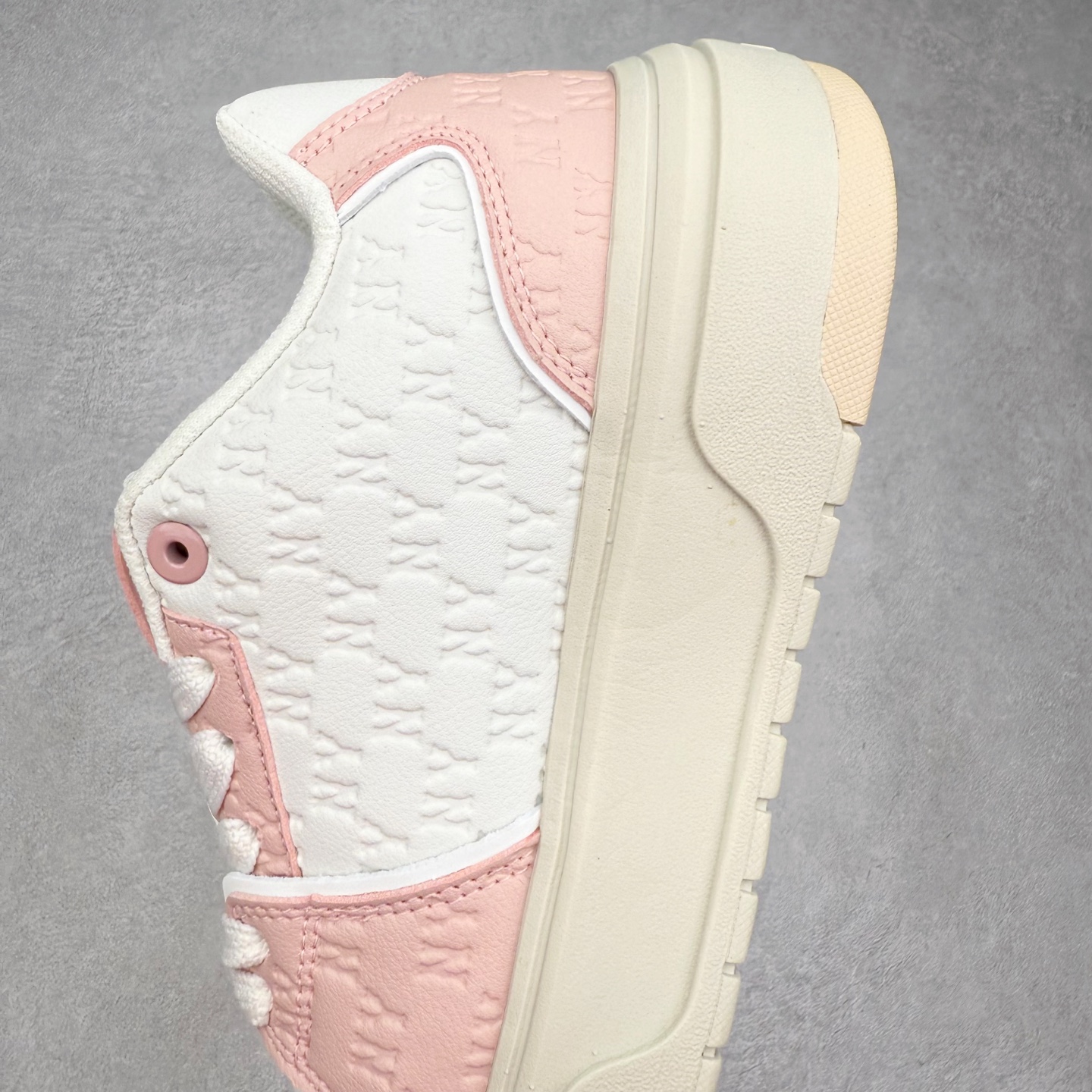 图片[7]-MLB Chunky Liner Basic 复古印花学长鞋系列低帮轻量增高厚底百搭休闲运动慢跑鞋板鞋 Korea韩国联名NY美国榄球纽约洋基队限定 韩国代购专供 全套原楦原纸板原厂数据开发 正确中底拉帮中底网布细节 平台代购专供 左脚内置芯片 韩国代购吊牌标贴 独家一比一RB+MD组合大底 高频后跟小人Logo精准对位立体饱满 正确网布加超迁鞋面 转印中底走线紧密 转印Logo工艺表层防刮不掉色 尺码：35 36 36.5 37.5 38 38.5 39 40 40.5 41 42 42.5 43 44 45-选品中心