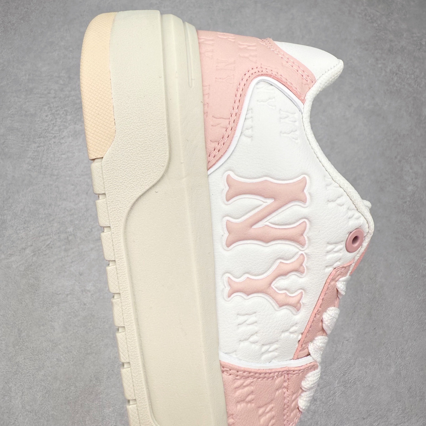 图片[6]-MLB Chunky Liner Basic 复古印花学长鞋系列低帮轻量增高厚底百搭休闲运动慢跑鞋板鞋 Korea韩国联名NY美国榄球纽约洋基队限定 韩国代购专供 全套原楦原纸板原厂数据开发 正确中底拉帮中底网布细节 平台代购专供 左脚内置芯片 韩国代购吊牌标贴 独家一比一RB+MD组合大底 高频后跟小人Logo精准对位立体饱满 正确网布加超迁鞋面 转印中底走线紧密 转印Logo工艺表层防刮不掉色 尺码：35 36 36.5 37.5 38 38.5 39 40 40.5 41 42 42.5 43 44 45-选品中心