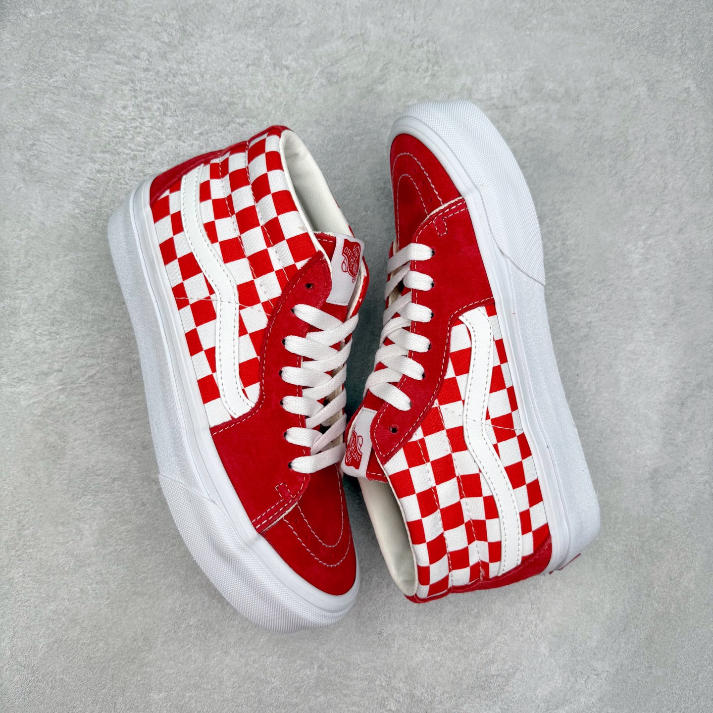 图片[3]-Vans Sk8-Mid 红白棋盘中帮 采用经典Sk8-Mid鞋型 金扣字母鞋带点缀增加复古属性 整体在鞋型和贴合度方面重塑鞋款 尺码：35 36 36.5 37 38 38.5 39 40 40.5 41 42 42.5 43 44-选品中心