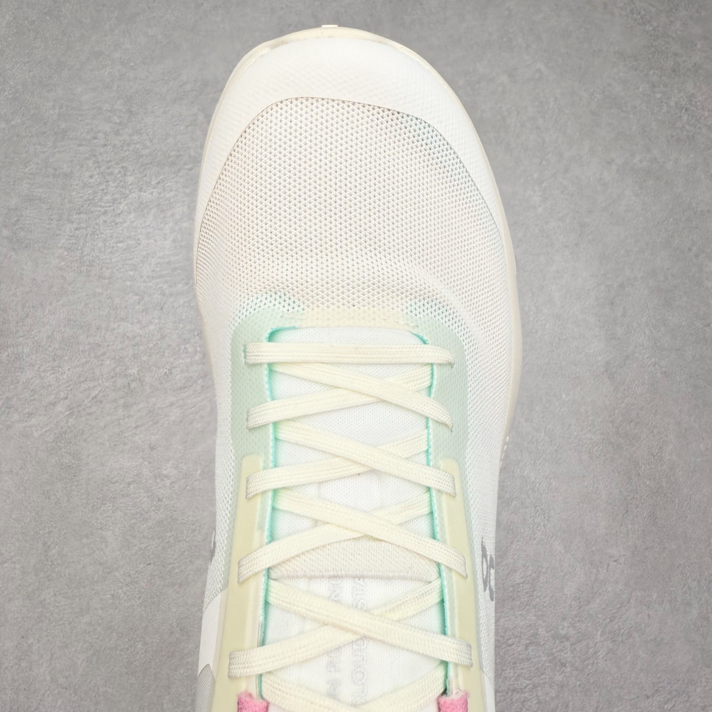 图片[4]-On昂跑 Cloudvista 2 舒适轻盈防滑透气回弹 低帮 越野跑步鞋 此运动品牌 开创于2010年 缓震着陆、强效回弹、轻柔质感的设计构思始终是ON研制关键 与此同时基于“为全球提供革新性的跑步感受”信念 陆续推出了多款跑鞋及其以专业运动人体跑步工程学为设计关键的功能性跑步服饰设备 让跑者不费力气地畅快畅跑 尺码：36 36.5 37.5 38 38.5 39 40 40.5 41 42 42.5 43 44 44.5 45-选品中心