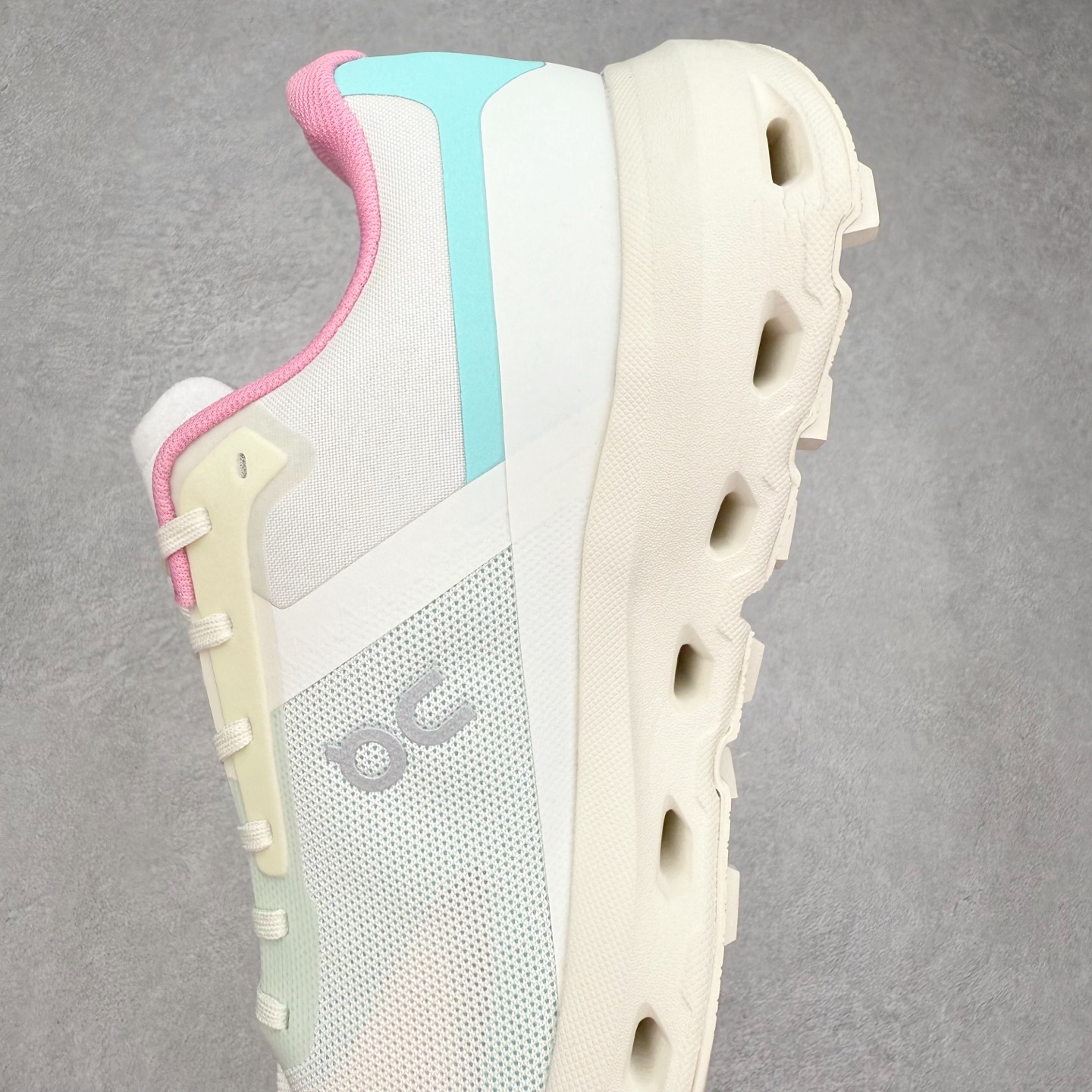 图片[7]-On昂跑 Cloudvista 2 舒适轻盈防滑透气回弹 低帮 越野跑步鞋 此运动品牌 开创于2010年 缓震着陆、强效回弹、轻柔质感的设计构思始终是ON研制关键 与此同时基于“为全球提供革新性的跑步感受”信念 陆续推出了多款跑鞋及其以专业运动人体跑步工程学为设计关键的功能性跑步服饰设备 让跑者不费力气地畅快畅跑 尺码：36 36.5 37.5 38 38.5 39 40 40.5 41 42 42.5 43 44 44.5 45-选品中心