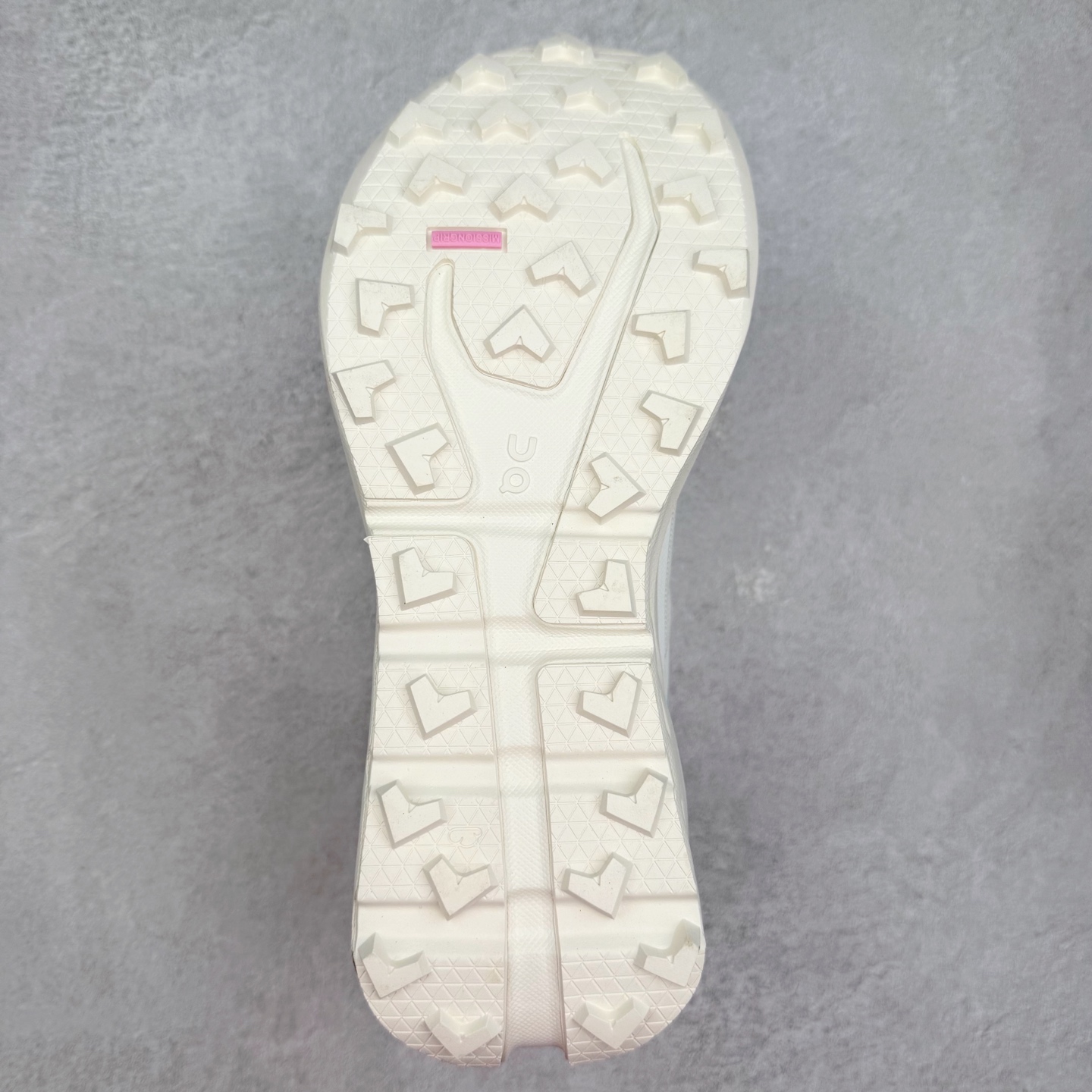 图片[9]-On昂跑 Cloudvista 2 舒适轻盈防滑透气回弹 低帮 越野跑步鞋 此运动品牌 开创于2010年 缓震着陆、强效回弹、轻柔质感的设计构思始终是ON研制关键 与此同时基于“为全球提供革新性的跑步感受”信念 陆续推出了多款跑鞋及其以专业运动人体跑步工程学为设计关键的功能性跑步服饰设备 让跑者不费力气地畅快畅跑 尺码：36 36.5 37.5 38 38.5 39 40 40.5 41 42 42.5 43 44 44.5 45-选品中心