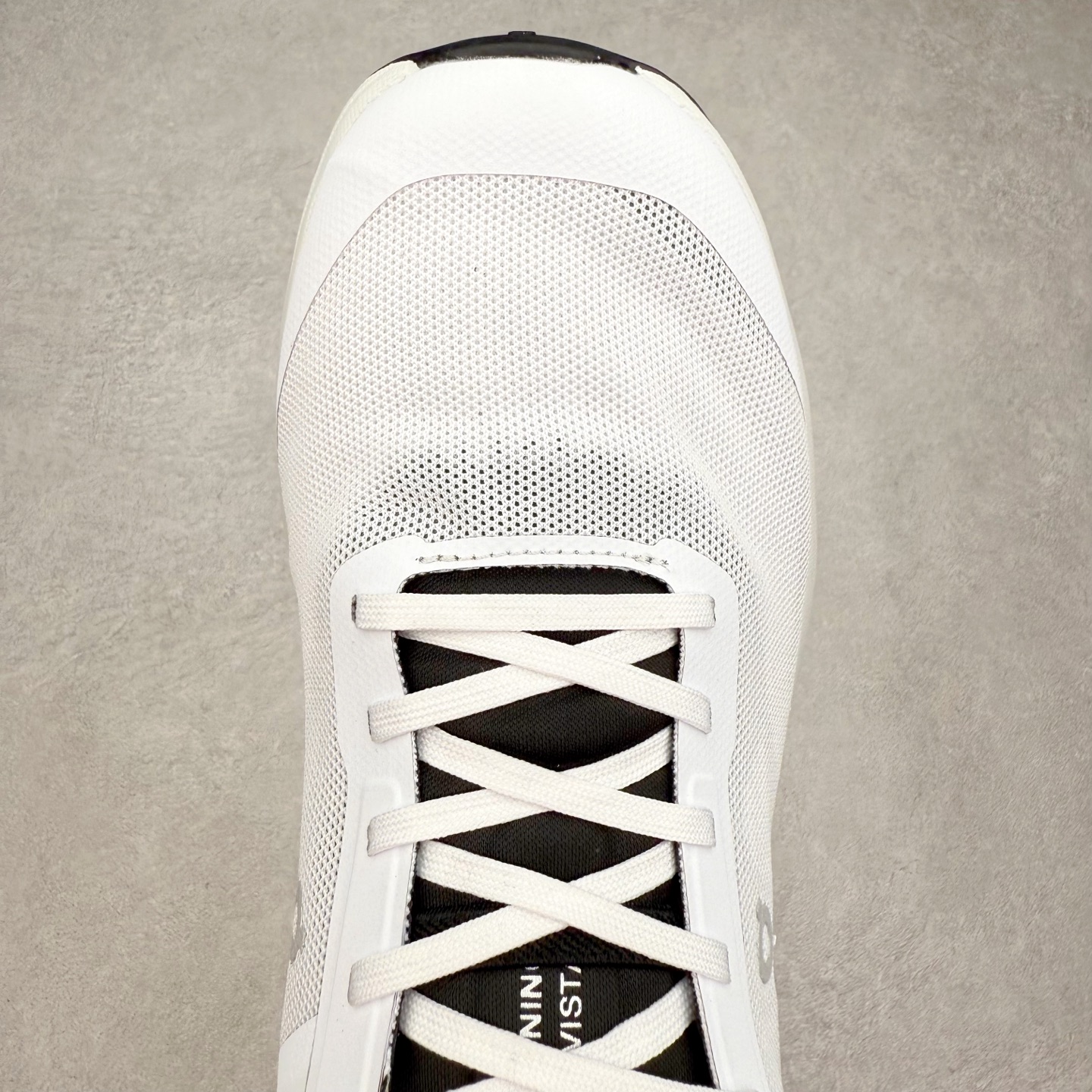 图片[4]-On昂跑 Cloudvista 2 舒适轻盈防滑透气回弹 低帮 越野跑步鞋 此运动品牌 开创于2010年 缓震着陆、强效回弹、轻柔质感的设计构思始终是ON研制关键 与此同时基于“为全球提供革新性的跑步感受”信念 陆续推出了多款跑鞋及其以专业运动人体跑步工程学为设计关键的功能性跑步服饰设备 让跑者不费力气地畅快畅跑 尺码：36 36.5 37.5 38 38.5 39 40 40.5 41 42 42.5 43 44 44.5 45-选品中心