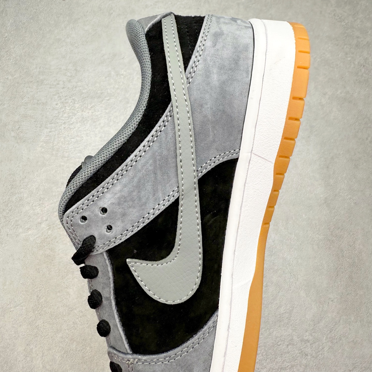 图片[7]-＃F版 NK SB Dunk Low HF3063-001 极限压缩利润空间 超乎所想的高性价比 用料绝不含糊 原盒原配 正确耐磨橡胶大底 超高清洁度 全鞋零毛边皮料切割 全套原楦原模倾力打造完美版型 尺码：36 36.5 37.5 38 38.5 39 40 40.5 41 42 42.5 43 44 44.5 45 46 47.5-选品中心