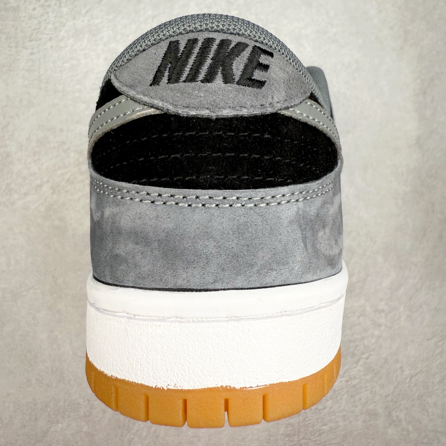 图片[8]-＃F版 NK SB Dunk Low HF3063-001 极限压缩利润空间 超乎所想的高性价比 用料绝不含糊 原盒原配 正确耐磨橡胶大底 超高清洁度 全鞋零毛边皮料切割 全套原楦原模倾力打造完美版型 尺码：36 36.5 37.5 38 38.5 39 40 40.5 41 42 42.5 43 44 44.5 45 46 47.5-选品中心