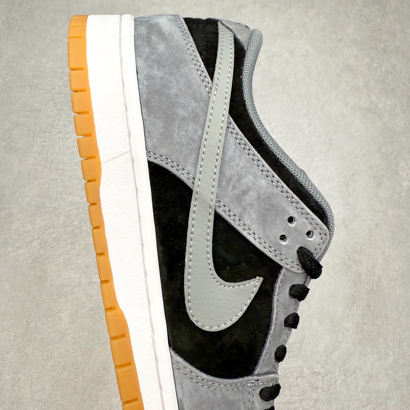 图片[6]-＃F版 NK SB Dunk Low HF3063-001 极限压缩利润空间 超乎所想的高性价比 用料绝不含糊 原盒原配 正确耐磨橡胶大底 超高清洁度 全鞋零毛边皮料切割 全套原楦原模倾力打造完美版型 尺码：36 36.5 37.5 38 38.5 39 40 40.5 41 42 42.5 43 44 44.5 45 46 47.5-选品中心