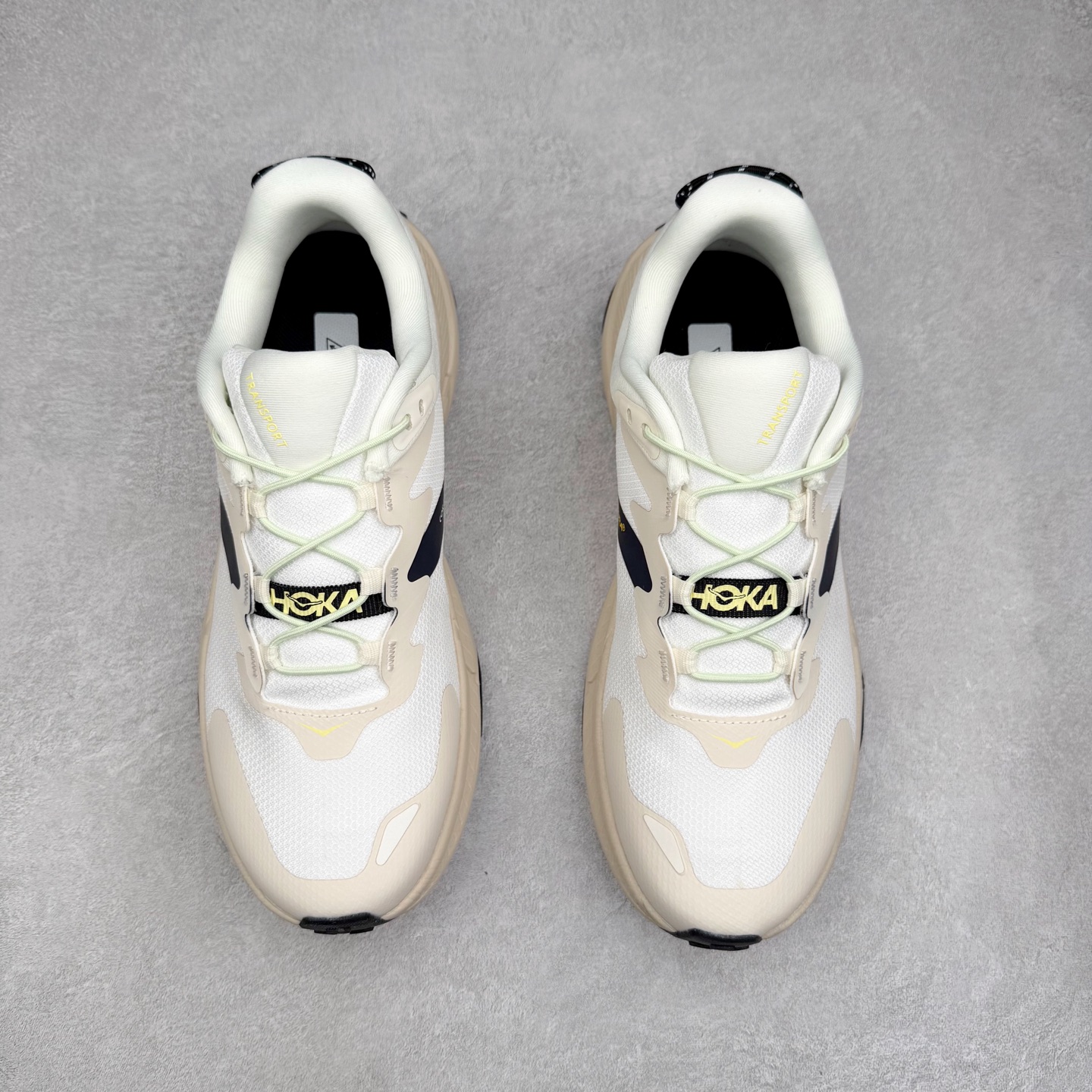 图片[2]-HOKA ONE ONE Transport GTX 圆头舒适防滑耐磨低帮徒步鞋 HOKA ONE ONE是来自美国的跑步鞋知名品牌，创立于2009年，始终致力于为所有跑者提供更新、更好的跑步装备。相比常规跑鞋，HOKA ONE ONE特别研发使用性能独特的几何形跑鞋中底，此种鞋底更厚、更高、回弹性也更好，除了卓越的缓冲性能，它还能內各种阶段的跑者带来更具动感、更加稳定的跑步体验。HOKAONE ONE从设计之初就清楚意识到，要保证跑者步幅的均匀一致，双脚自然而然的运动至关重要。尺码：36 36.5 37.5 38 38.5 39 40 40.5 41 42 42.5 43 44 44.5 45-选品中心