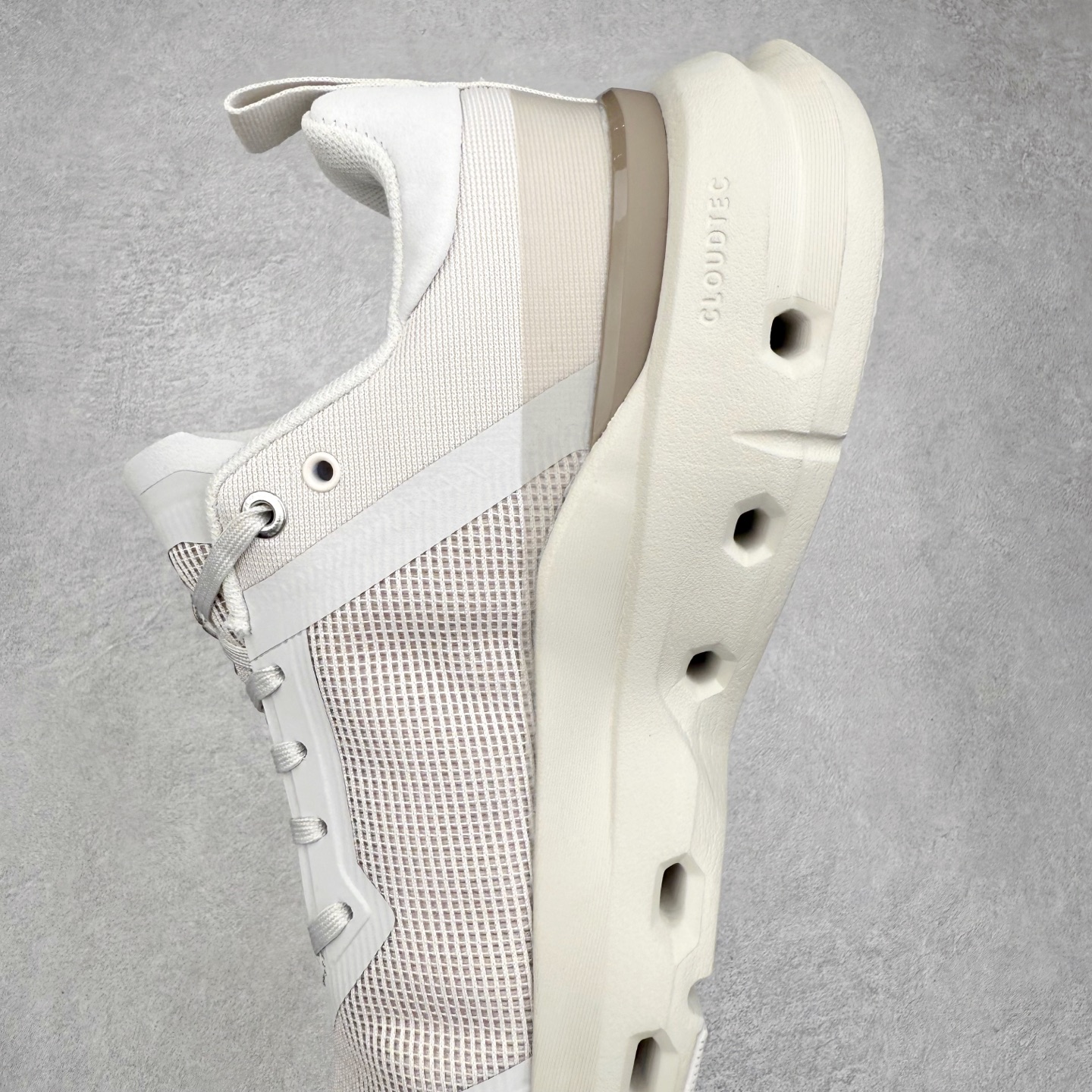 图片[7]-On昂跑 Cloudtilt X 4 系带减震耐磨低帮生活休闲鞋 此运动品牌 开创于2010年 缓震着陆、强效回弹、轻柔质感的设计构思始终是ON研制关键 与此同时基于“为全球提供革新性的跑步感受”信念 陆续推出了多款跑鞋及其以专业运动人体跑步工程学为设计关键的功能性跑步服饰设备 让跑者不费力气地畅快畅跑 尺码：36 36.5 37.5 38 38.5 39 40 40.5 41 42 42.5 43 44 44.5 45-选品中心