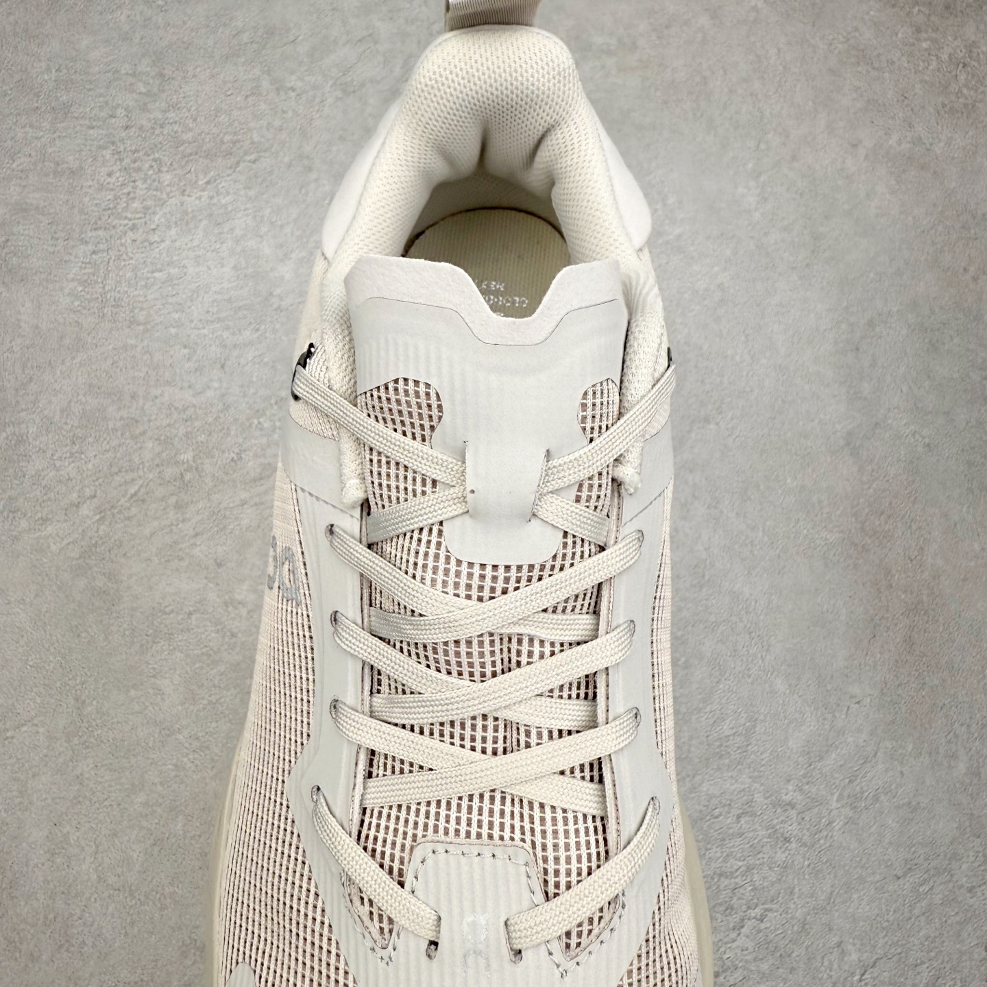 图片[5]-On昂跑 Cloudtilt X 4 系带减震耐磨低帮生活休闲鞋 此运动品牌 开创于2010年 缓震着陆、强效回弹、轻柔质感的设计构思始终是ON研制关键 与此同时基于“为全球提供革新性的跑步感受”信念 陆续推出了多款跑鞋及其以专业运动人体跑步工程学为设计关键的功能性跑步服饰设备 让跑者不费力气地畅快畅跑 尺码：36 36.5 37.5 38 38.5 39 40 40.5 41 42 42.5 43 44 44.5 45-选品中心