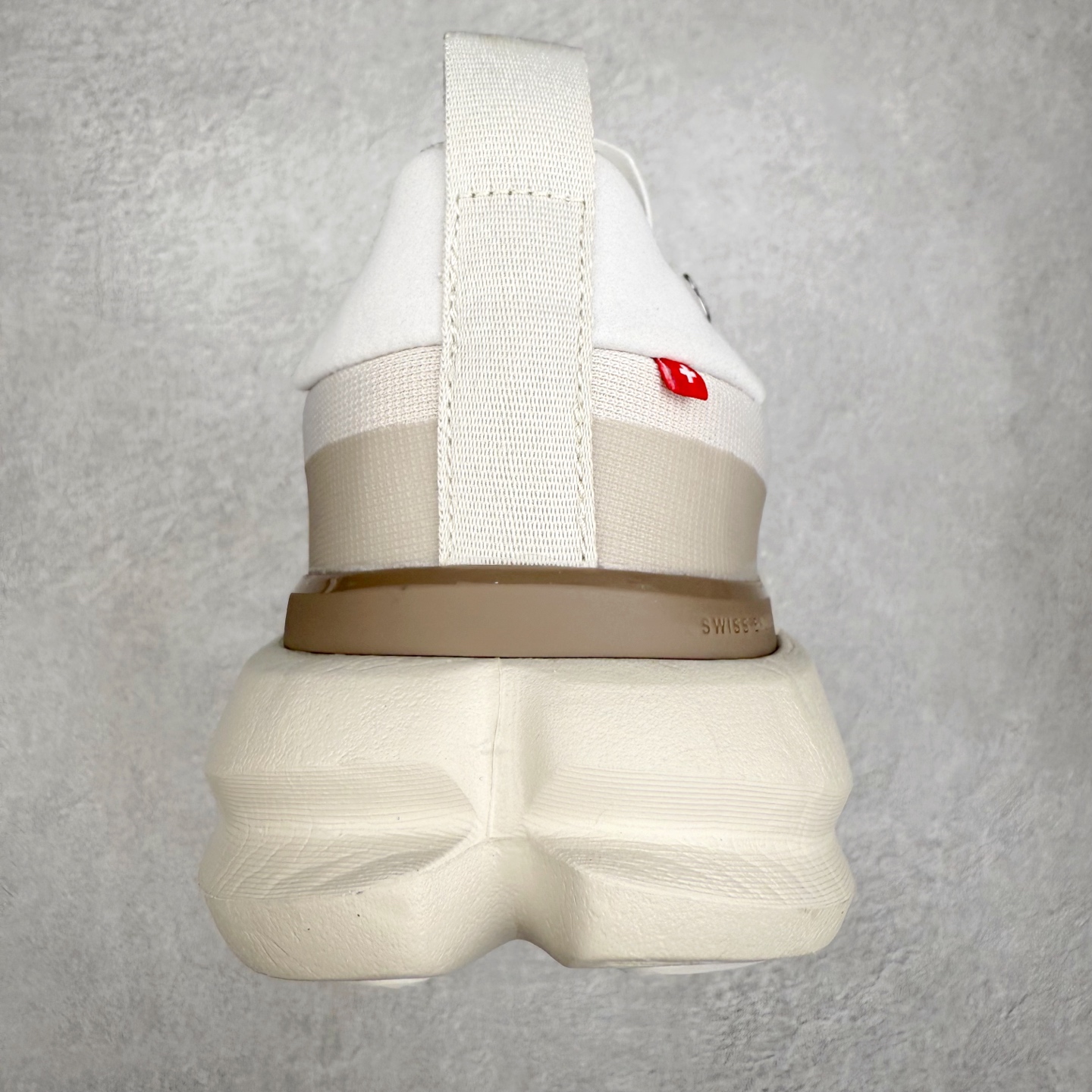 图片[8]-On昂跑 Cloudtilt X 4 系带减震耐磨低帮生活休闲鞋 此运动品牌 开创于2010年 缓震着陆、强效回弹、轻柔质感的设计构思始终是ON研制关键 与此同时基于“为全球提供革新性的跑步感受”信念 陆续推出了多款跑鞋及其以专业运动人体跑步工程学为设计关键的功能性跑步服饰设备 让跑者不费力气地畅快畅跑 尺码：36 36.5 37.5 38 38.5 39 40 40.5 41 42 42.5 43 44 44.5 45-选品中心