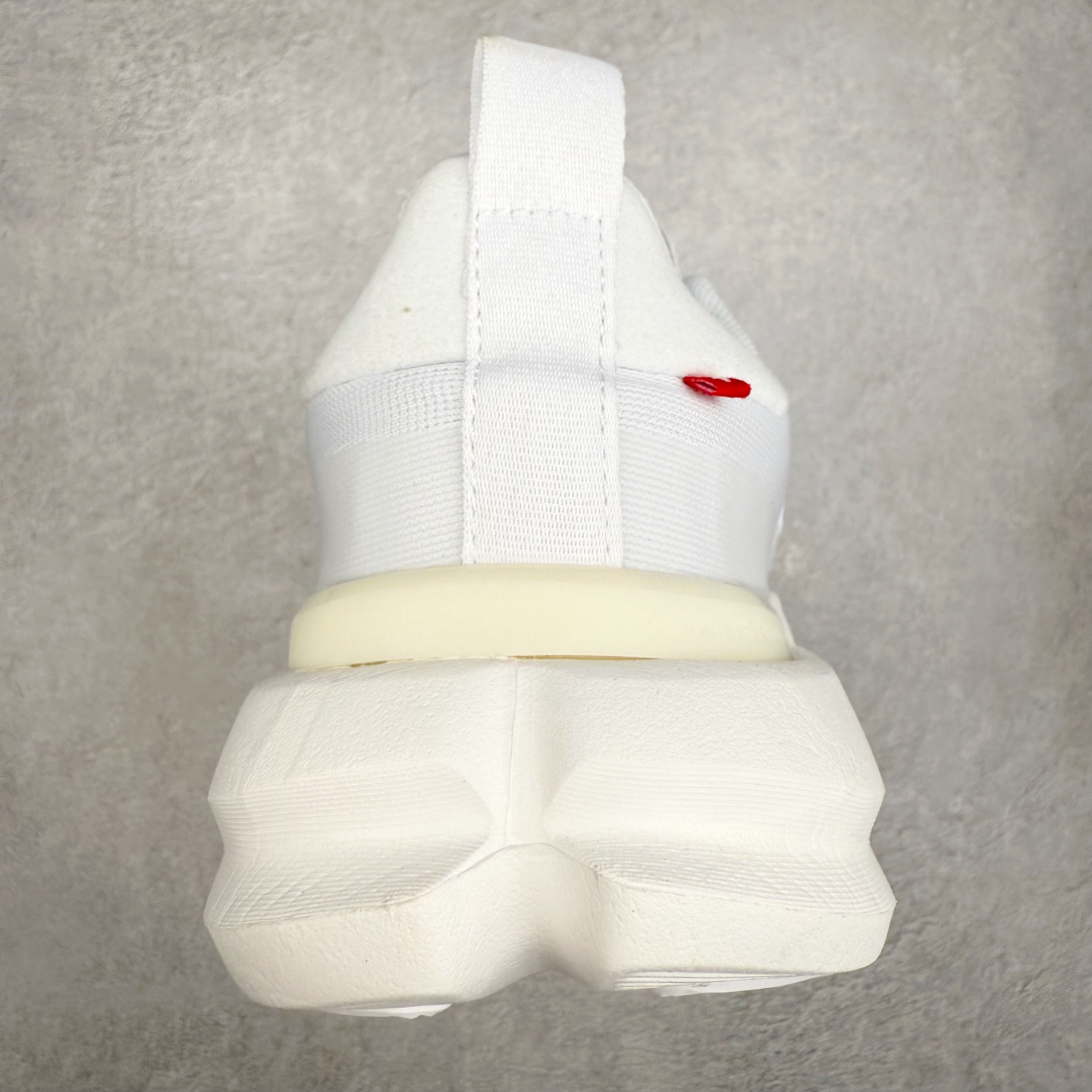 图片[8]-On昂跑 Cloudtilt X 4 系带减震耐磨低帮生活休闲鞋 此运动品牌 开创于2010年 缓震着陆、强效回弹、轻柔质感的设计构思始终是ON研制关键 与此同时基于“为全球提供革新性的跑步感受”信念 陆续推出了多款跑鞋及其以专业运动人体跑步工程学为设计关键的功能性跑步服饰设备 让跑者不费力气地畅快畅跑 尺码：36 36.5 37.5 38 38.5 39 40 40.5 41 42 42.5 43 44 44.5 45-选品中心