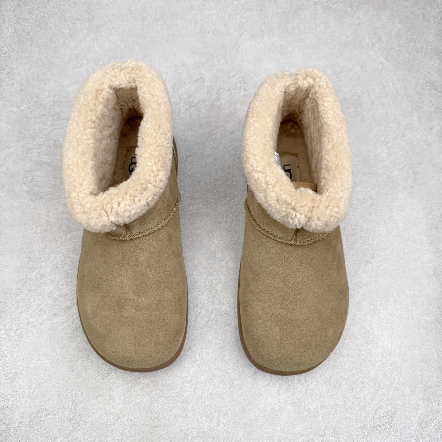 图片[2]-＃SP原厂 UGG 1656 小土豆女神款秋冬羊皮毛一体雪地靴 全鞋采用ZP同厂 隆丰A级澳洲进口羊皮毛一体 品牌代工厂生产线 完全遵循ZP工艺流程 代工厂原厂版师 秉承无原鞋不开发选择 注重每一处细节 市面最正版型 TREADLITE\\\”轻翼\\\”科技外底 轻便/耐用/柔韧/桩型【售后郑重承诺】一个月内若出现重大脱胶/断底等质量问题 直接为您换新！尺码：35 36 37 38 39 40-选品中心