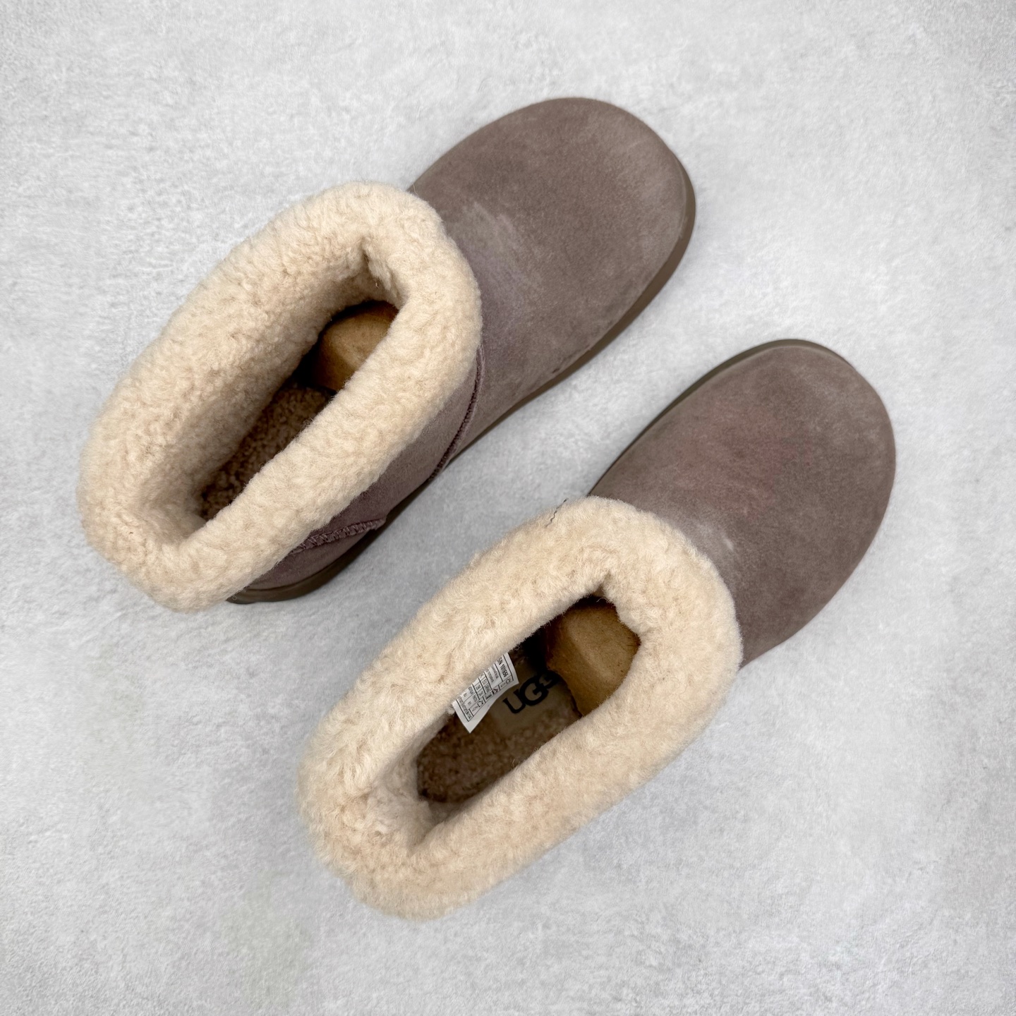 图片[3]-＃SP原厂 UGG 1656 小土豆女神款秋冬羊皮毛一体雪地靴 全鞋采用ZP同厂 隆丰A级澳洲进口羊皮毛一体 品牌代工厂生产线 完全遵循ZP工艺流程 代工厂原厂版师 秉承无原鞋不开发选择 注重每一处细节 市面最正版型 TREADLITE\\\”轻翼\\\”科技外底 轻便/耐用/柔韧/桩型【售后郑重承诺】一个月内若出现重大脱胶/断底等质量问题 直接为您换新！尺码：35 36 37 38 39 40-选品中心