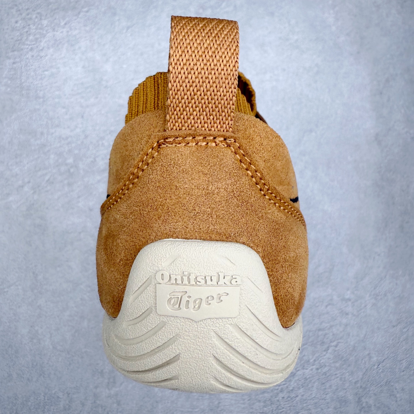 图片[8]-Onitsuka Tiger 鬼塚虎 Sclaw 轻便舒适防滑耐磨透气支撑吸汗低帮生活休闲鞋 低帮设计简洁利落 流畅的线条勾勒出随性的风格 鞋口织物收口 经典鞋袜一体 明线设计标志性logo 采用织物和柔软皮革拼接 时尚质感满满 防磨耐磨大底 上脚轻便舒适 尺码：36 37 37.5 38 39 39.5 40 40.5 41.5 42 42.5 43.5 44 45-选品中心