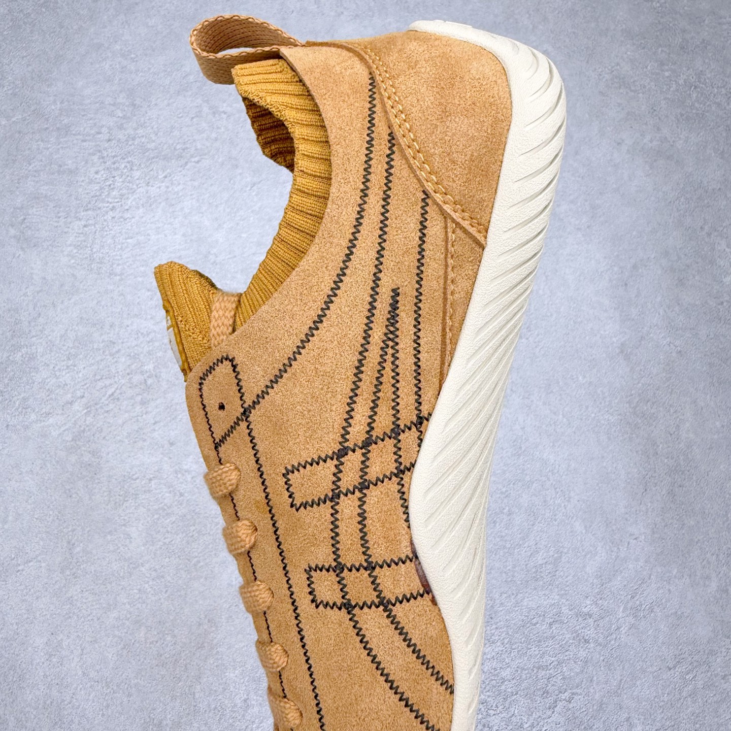 图片[6]-Onitsuka Tiger 鬼塚虎 Sclaw 轻便舒适防滑耐磨透气支撑吸汗低帮生活休闲鞋 低帮设计简洁利落 流畅的线条勾勒出随性的风格 鞋口织物收口 经典鞋袜一体 明线设计标志性logo 采用织物和柔软皮革拼接 时尚质感满满 防磨耐磨大底 上脚轻便舒适 尺码：36 37 37.5 38 39 39.5 40 40.5 41.5 42 42.5 43.5 44 45-选品中心