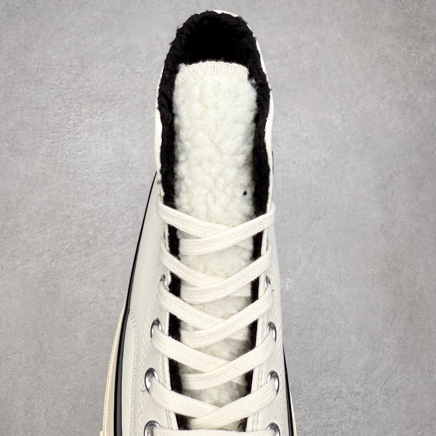 图片[5]-Converse Chuck 1970S 皮面羊羔绒 采用70s经典鞋型，鞋舌面和内里包裹上保暖性极强的上等羊羔绒、经典保暖又不平凡！在寒冷的冬季你也可以勇敢秀出你的匡威！ 货号：172364C 黑色 货号：172365C 白色 尺码：35 36 36.5 37 37.5 38 39 40 41 41.5 42 42.5 43 44-选品中心
