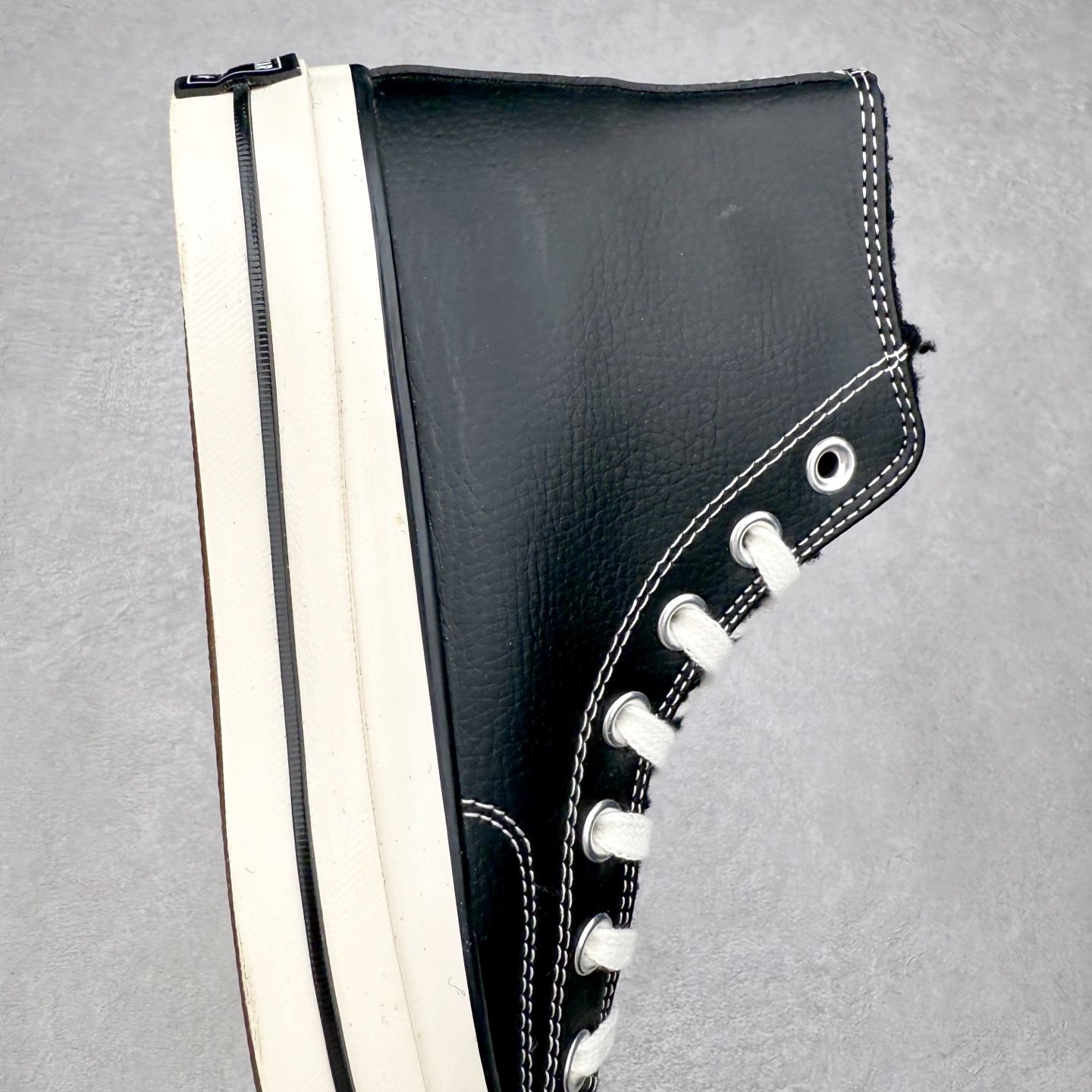 图片[6]-Converse Chuck 1970S 皮面羊羔绒 采用70s经典鞋型，鞋舌面和内里包裹上保暖性极强的上等羊羔绒、经典保暖又不平凡！在寒冷的冬季你也可以勇敢秀出你的匡威！ 货号：172364C 黑色 货号：172365C 白色 尺码：35 36 36.5 37 37.5 38 39 40 41 41.5 42 42.5 43 44-选品中心