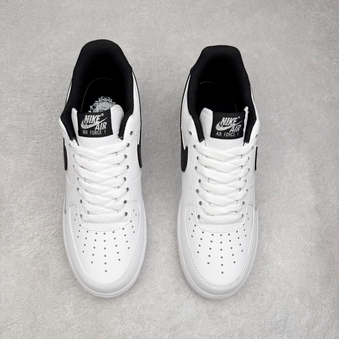 图片[2]-NK Air Force 1´07 Low 空军一号低帮百搭休闲运动板鞋 ZH0316-109 柔软、弹性十足的缓震性能和出色的中底设计 横跨复古与现代的外型结合 造就出风靡全球 三十多年的Force 1 直到今天还深受青睐 实拍调校N版已经零色差零失真 百分百还原实物色彩所见即所得 不存在货不对板色差等低级问题 选购参考实物拍摄 不混卖不参货 只用心做好货严格选品 承诺混一赔十 尺码：36 36.5 37.5 38 38.5 39 40 40.5 41 42 42.5 43 44 44.5 45-选品中心