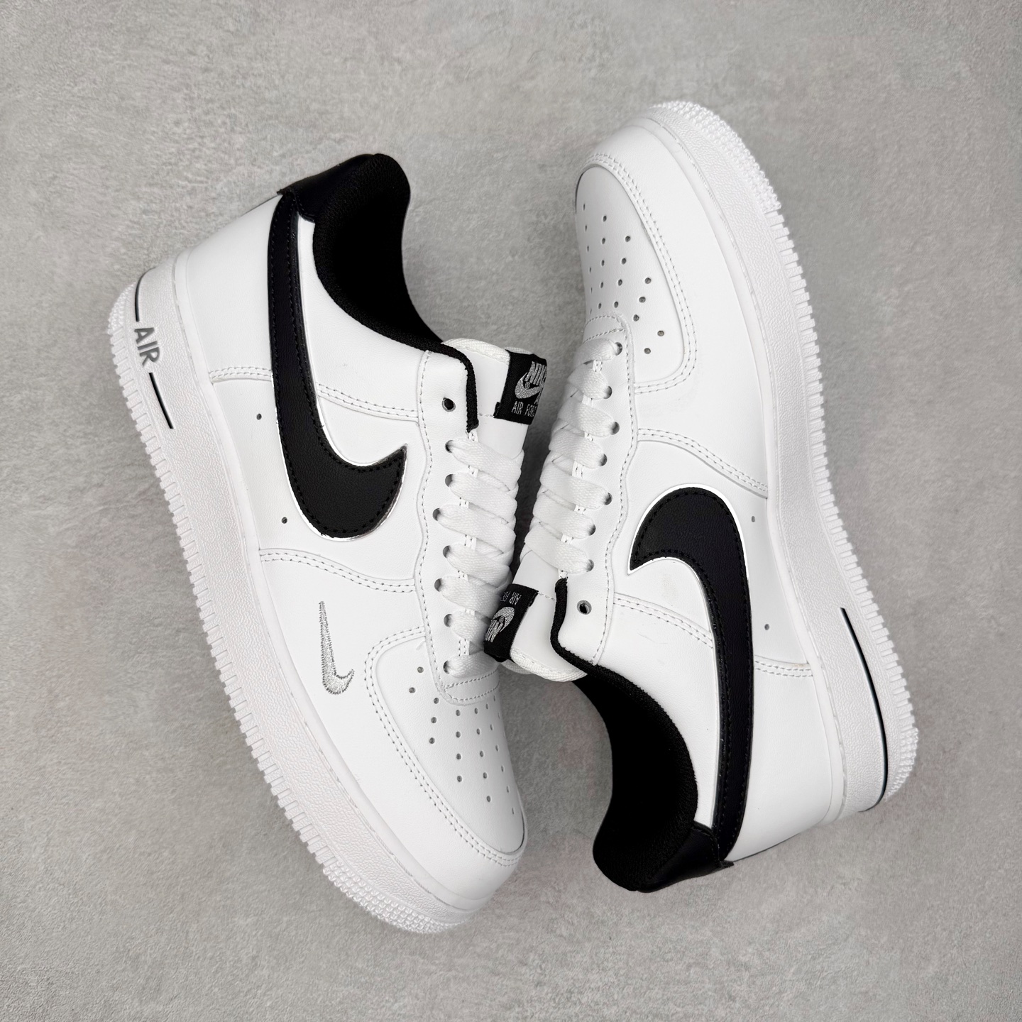 图片[3]-NK Air Force 1´07 Low 空军一号低帮百搭休闲运动板鞋 ZH0316-109 柔软、弹性十足的缓震性能和出色的中底设计 横跨复古与现代的外型结合 造就出风靡全球 三十多年的Force 1 直到今天还深受青睐 实拍调校N版已经零色差零失真 百分百还原实物色彩所见即所得 不存在货不对板色差等低级问题 选购参考实物拍摄 不混卖不参货 只用心做好货严格选品 承诺混一赔十 尺码：36 36.5 37.5 38 38.5 39 40 40.5 41 42 42.5 43 44 44.5 45-选品中心