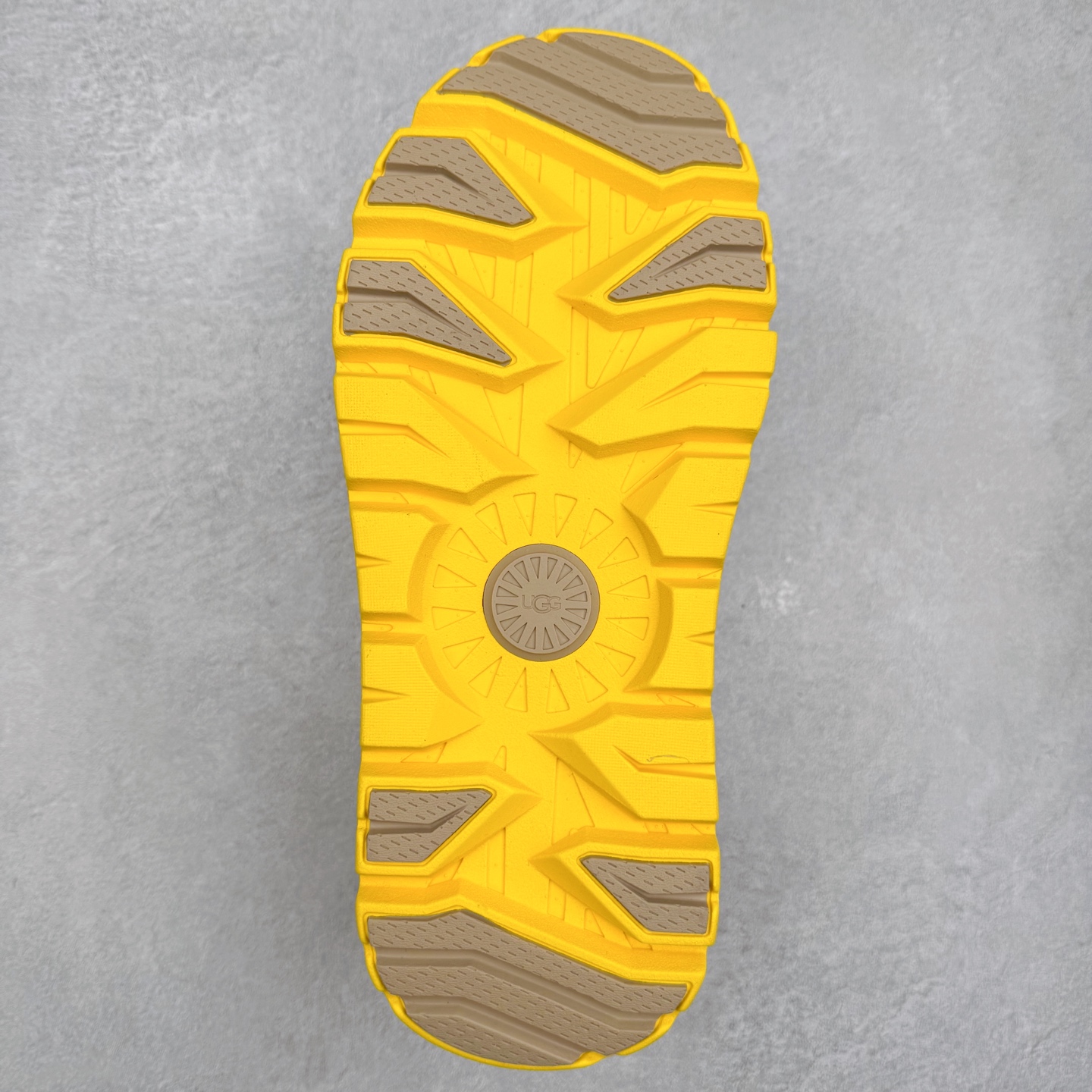 图片[9]-UGG 4196 M Tasman Weather Hybrid 塔斯曼混合系列中帮厚底轻量休闲运动鞋 UGG 2024秋冬新品 机能撞色王一博代言热门大爆款！包头套脚低帮 进口隆丰一级羊皮毛一体 代购专供品质 高弹Modern中底 外置防滑大底 套脚抽绳设计 穿脱十分方便 采用TPU模压定型翻毛皮鞋面材质#选用17毫米UGGPURE™ 植入式羊毛里衬与可拆卸的UGGPURE™ 植入式羊毛鞋垫#包头式EVA轻翼科技外底防滑,耐磨性和良好的弹性❗ 尺码：36/45-选品中心