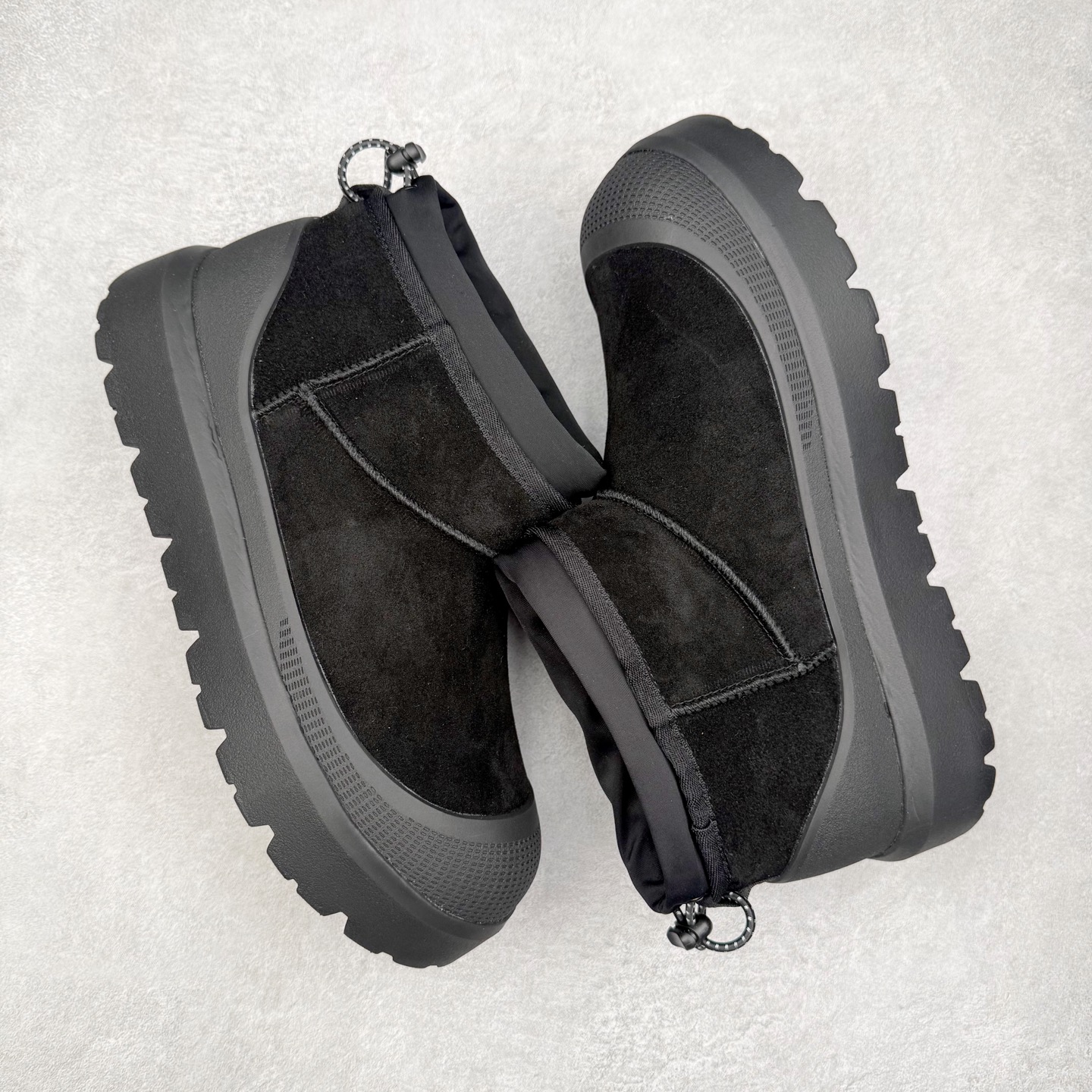 图片[3]-UGG 4196 M Tasman Weather Hybrid 塔斯曼混合系列中帮厚底轻量休闲运动鞋 UGG 2024秋冬新品 机能撞色王一博代言热门大爆款！包头套脚低帮 进口隆丰一级羊皮毛一体 代购专供品质 高弹Modern中底 外置防滑大底 套脚抽绳设计 穿脱十分方便 采用TPU模压定型翻毛皮鞋面材质#选用17毫米UGGPURE™ 植入式羊毛里衬与可拆卸的UGGPURE™ 植入式羊毛鞋垫#包头式EVA轻翼科技外底防滑,耐磨性和良好的弹性❗ 尺码：36/45-选品中心