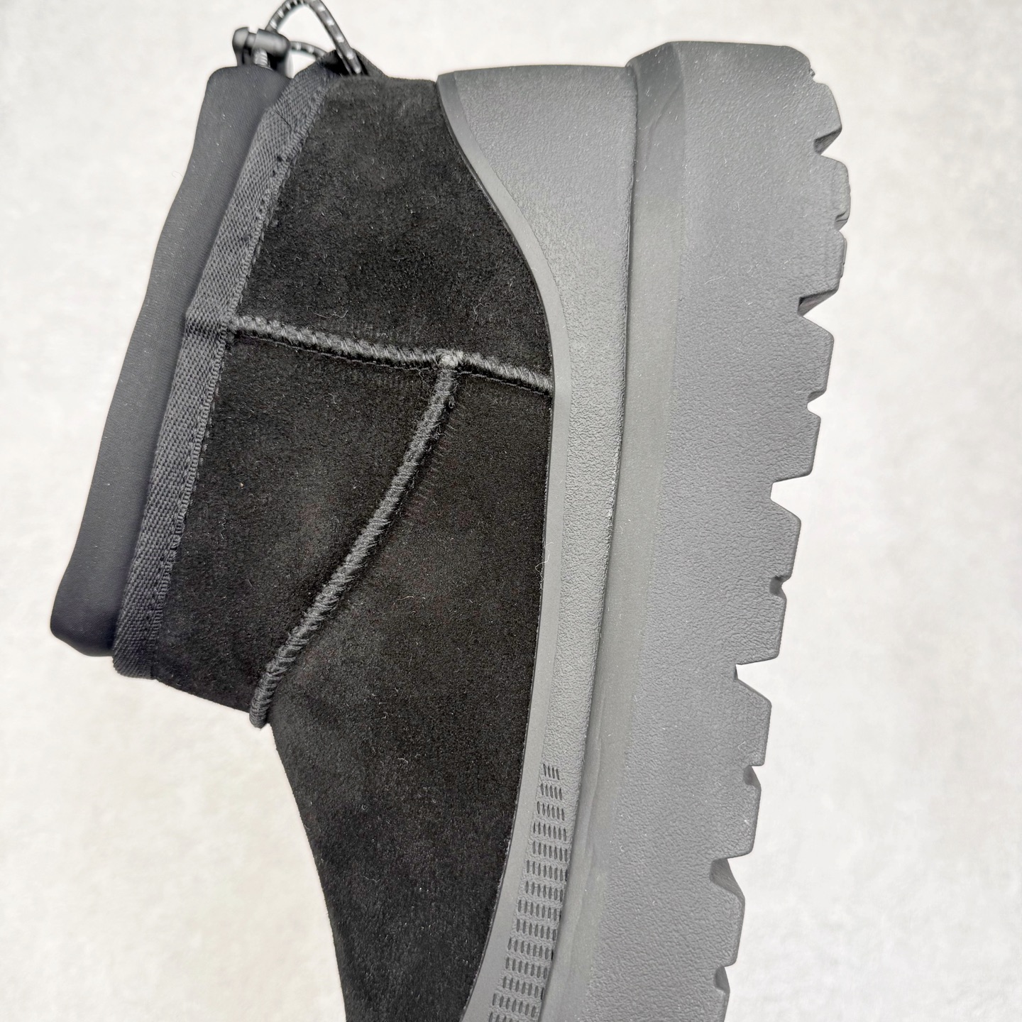 图片[7]-UGG 4196 M Tasman Weather Hybrid 塔斯曼混合系列中帮厚底轻量休闲运动鞋 UGG 2024秋冬新品 机能撞色王一博代言热门大爆款！包头套脚低帮 进口隆丰一级羊皮毛一体 代购专供品质 高弹Modern中底 外置防滑大底 套脚抽绳设计 穿脱十分方便 采用TPU模压定型翻毛皮鞋面材质#选用17毫米UGGPURE™ 植入式羊毛里衬与可拆卸的UGGPURE™ 植入式羊毛鞋垫#包头式EVA轻翼科技外底防滑,耐磨性和良好的弹性❗ 尺码：36/45-选品中心