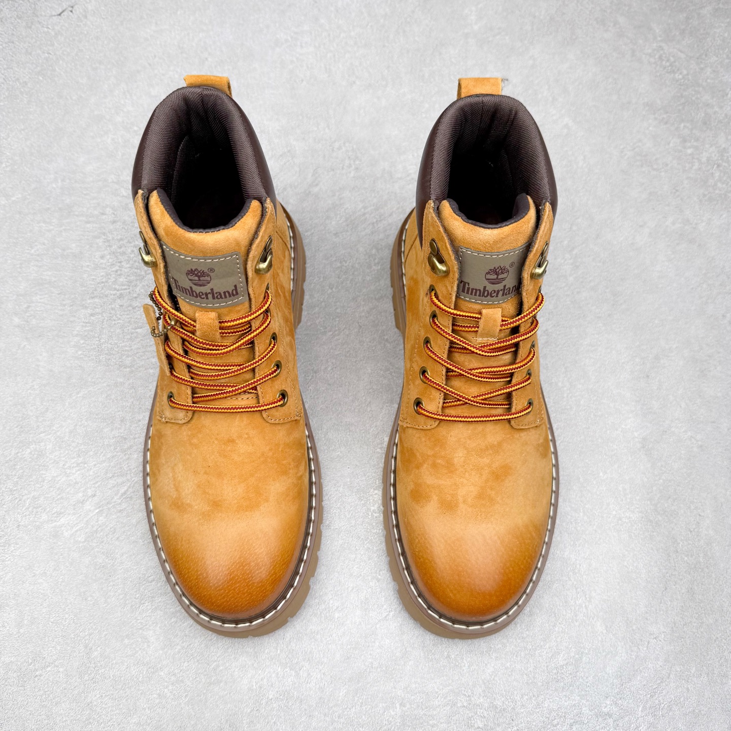 图片[2]-Timberland添柏岚/天伯伦户外中帮休闲大黄靴系列 广东大厂品质 原盒原包装 面料采用意大利🇮🇹顶级磨砂细纹牛皮 搭配防臭防腐真皮乳胶鞋垫 给您完美的穿着体验 质量考究耐穿 型男必备 专治不帅 高品质脚感一流 尺码：38 39 40 41 42 43 44（皮鞋码）-选品中心