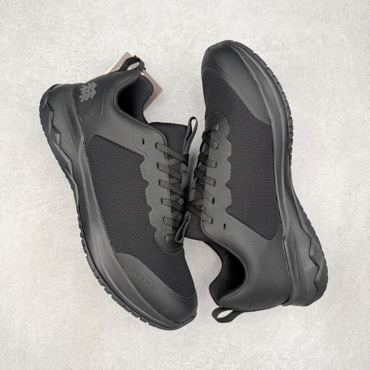 图片[3]-＃HP KOLON SPORT Skyler 2 舒适柔软 防水支撑轻便回弹低帮徒步鞋 男女同款 KOLON SPORT 可隆1973年诞生，并首次推出登山装备。自创立起，KOLON SPORT就把绿色定为基本色调，以常青树为品牌标志，坚持以关爱自然为己任，积极探求自然界的舒适，并以此应用于新产品的开发与研究。40多年来，历经不断革新，成就高端专业户外品牌。实拍调校N版已经零色差零失真 百分百还原实物色彩所见即所得 不存在货不对板色差等低级问题 选购参考实物拍摄 不混卖不参货 只用心做好货严格选品 承诺混一赔十 尺码：36 36.5 37.5 38 38.5 39 40 40.5 41 42 42.5 43 44 44.5 45-选品中心