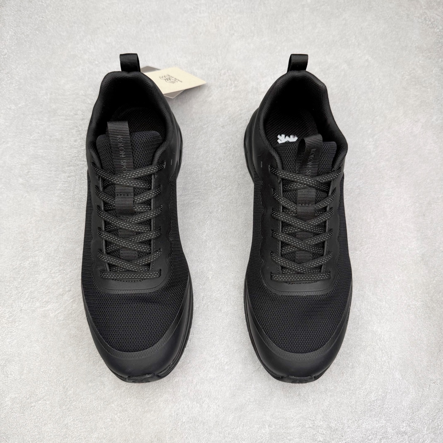 图片[2]-＃HP KOLON SPORT Skyler 2 舒适柔软 防水支撑轻便回弹低帮徒步鞋 男女同款 KOLON SPORT 可隆1973年诞生，并首次推出登山装备。自创立起，KOLON SPORT就把绿色定为基本色调，以常青树为品牌标志，坚持以关爱自然为己任，积极探求自然界的舒适，并以此应用于新产品的开发与研究。40多年来，历经不断革新，成就高端专业户外品牌。实拍调校N版已经零色差零失真 百分百还原实物色彩所见即所得 不存在货不对板色差等低级问题 选购参考实物拍摄 不混卖不参货 只用心做好货严格选品 承诺混一赔十 尺码：36 36.5 37.5 38 38.5 39 40 40.5 41 42 42.5 43 44 44.5 45-选品中心