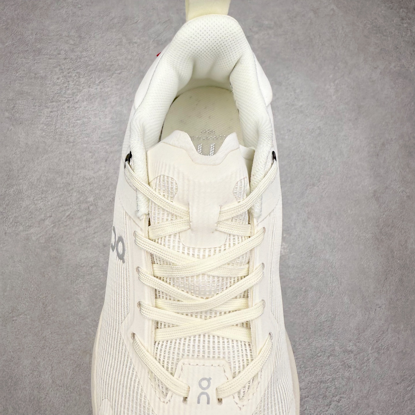 图片[5]-On昂跑 Cloudtilt X 4 系带减震耐磨低帮生活休闲鞋 此运动品牌 开创于2010年 缓震着陆、强效回弹、轻柔质感的设计构思始终是ON研制关键 与此同时基于“为全球提供革新性的跑步感受”信念 陆续推出了多款跑鞋及其以专业运动人体跑步工程学为设计关键的功能性跑步服饰设备 让跑者不费力气地畅快畅跑 尺码：36 36.5 37.5 38 38.5 39 40 40.5 41 42 42.5 43 44 44.5 45-选品中心