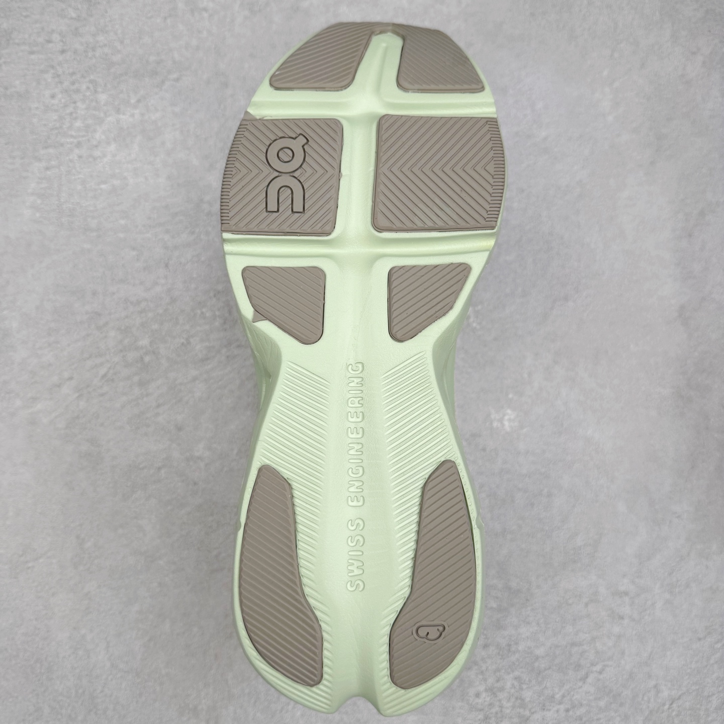 图片[9]-On昂跑 Cloudtilt X 4 系带减震耐磨低帮生活休闲鞋 此运动品牌 开创于2010年 缓震着陆、强效回弹、轻柔质感的设计构思始终是ON研制关键 与此同时基于“为全球提供革新性的跑步感受”信念 陆续推出了多款跑鞋及其以专业运动人体跑步工程学为设计关键的功能性跑步服饰设备 让跑者不费力气地畅快畅跑 尺码：36 36.5 37.5 38 38.5 39 40 40.5 41 42 42.5 43 44 44.5 45-选品中心