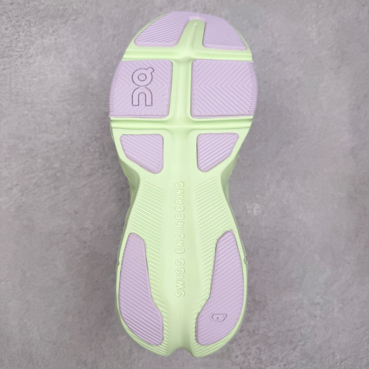 图片[9]-On昂跑 Cloudtilt X 4 系带减震耐磨低帮生活休闲鞋 此运动品牌 开创于2010年 缓震着陆、强效回弹、轻柔质感的设计构思始终是ON研制关键 与此同时基于“为全球提供革新性的跑步感受”信念 陆续推出了多款跑鞋及其以专业运动人体跑步工程学为设计关键的功能性跑步服饰设备 让跑者不费力气地畅快畅跑 尺码：36 36.5 37.5 38 38.5 39 40 40.5 41 42 42.5 43 44 44.5 45-选品中心