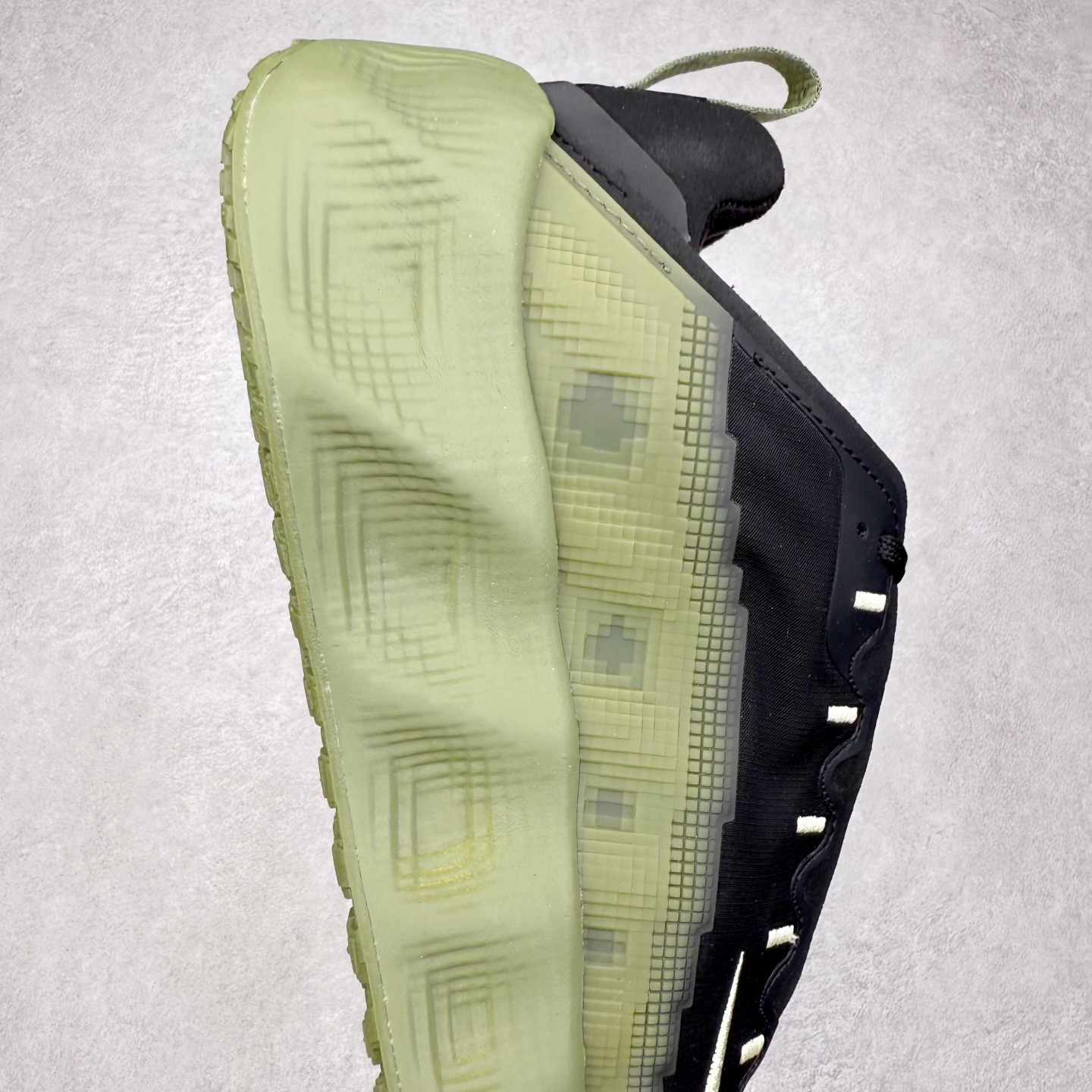 图片[6]-HYEIN SEO x NK Ava Rover 百搭舒适耐磨低帮跑步鞋 男女同款 流线型轮廓，通过轻薄物料鞋面结合 TPU 网格状支撑示人，增厚的中底材质选用 ReactX 加持，华夫外底收尾。鞋垫与后跟鞋提，克制点缀 Hyein Seo 字样。鞋垫与鞋提则采用菱形格纹的变化元素呈现。实拍调校N版已经零色差零失真 百分百还原实物色彩所见即所得 不存在货不对板色差等低级问题 选购参考实物拍摄 不混卖不参货 只用心做好货严格选品 承诺混一赔十 尺码：36 36.5 37.5 38 38.5 39 40 40.5 41 42 42.5 43 44 44.5 45-选品中心