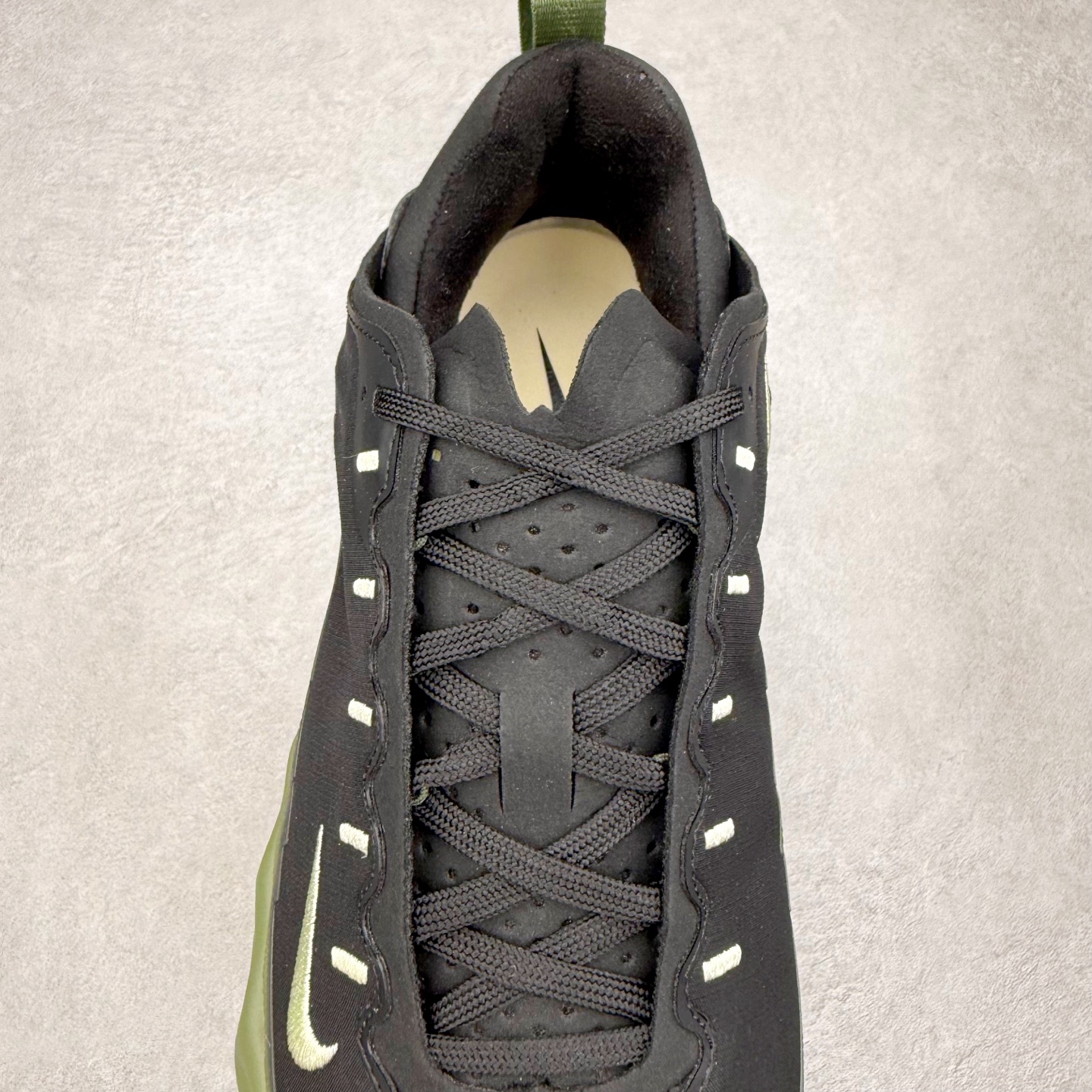 图片[5]-HYEIN SEO x NK Ava Rover 百搭舒适耐磨低帮跑步鞋 男女同款 流线型轮廓，通过轻薄物料鞋面结合 TPU 网格状支撑示人，增厚的中底材质选用 ReactX 加持，华夫外底收尾。鞋垫与后跟鞋提，克制点缀 Hyein Seo 字样。鞋垫与鞋提则采用菱形格纹的变化元素呈现。实拍调校N版已经零色差零失真 百分百还原实物色彩所见即所得 不存在货不对板色差等低级问题 选购参考实物拍摄 不混卖不参货 只用心做好货严格选品 承诺混一赔十 尺码：36 36.5 37.5 38 38.5 39 40 40.5 41 42 42.5 43 44 44.5 45-选品中心