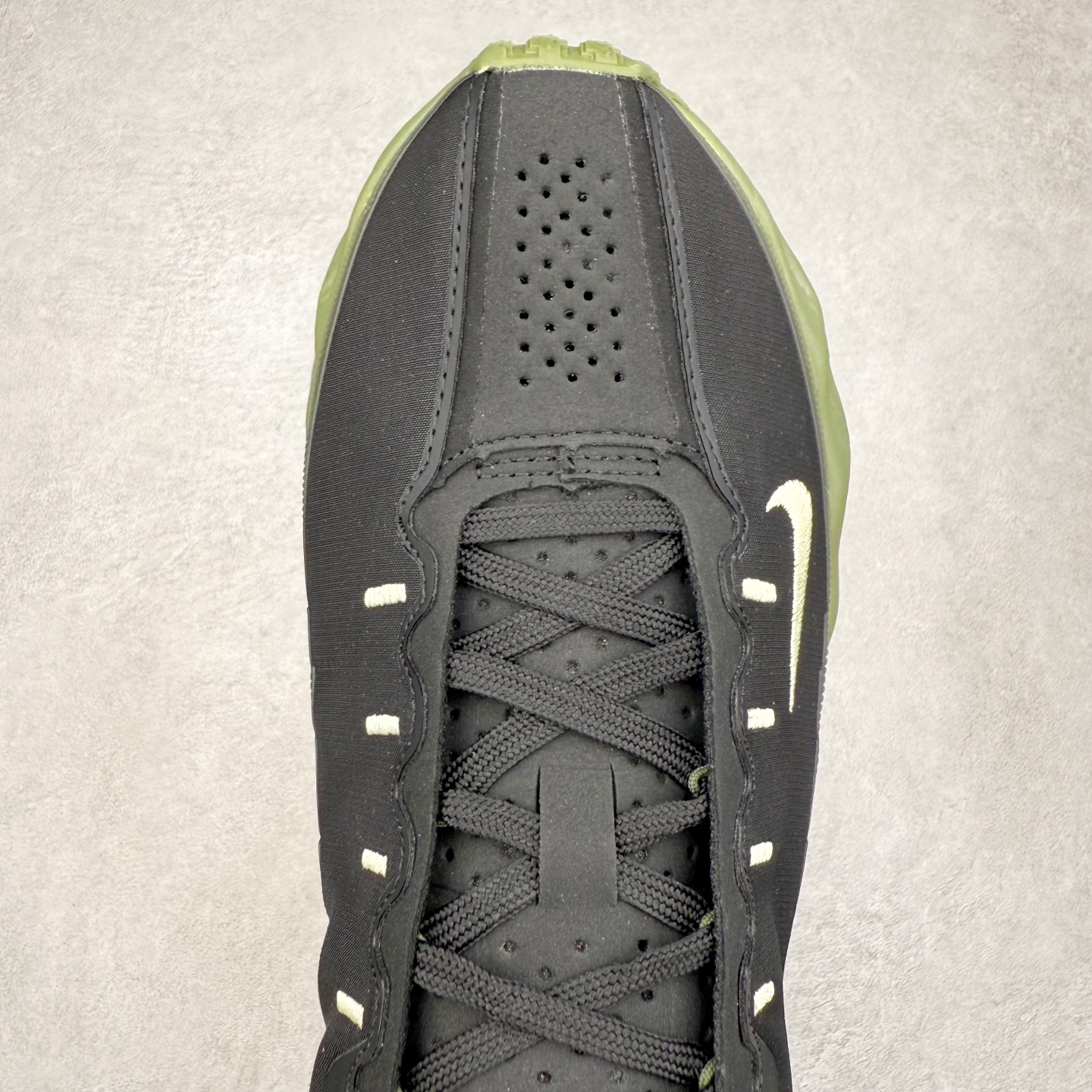 图片[4]-HYEIN SEO x NK Ava Rover 百搭舒适耐磨低帮跑步鞋 男女同款 流线型轮廓，通过轻薄物料鞋面结合 TPU 网格状支撑示人，增厚的中底材质选用 ReactX 加持，华夫外底收尾。鞋垫与后跟鞋提，克制点缀 Hyein Seo 字样。鞋垫与鞋提则采用菱形格纹的变化元素呈现。实拍调校N版已经零色差零失真 百分百还原实物色彩所见即所得 不存在货不对板色差等低级问题 选购参考实物拍摄 不混卖不参货 只用心做好货严格选品 承诺混一赔十 尺码：36 36.5 37.5 38 38.5 39 40 40.5 41 42 42.5 43 44 44.5 45-选品中心