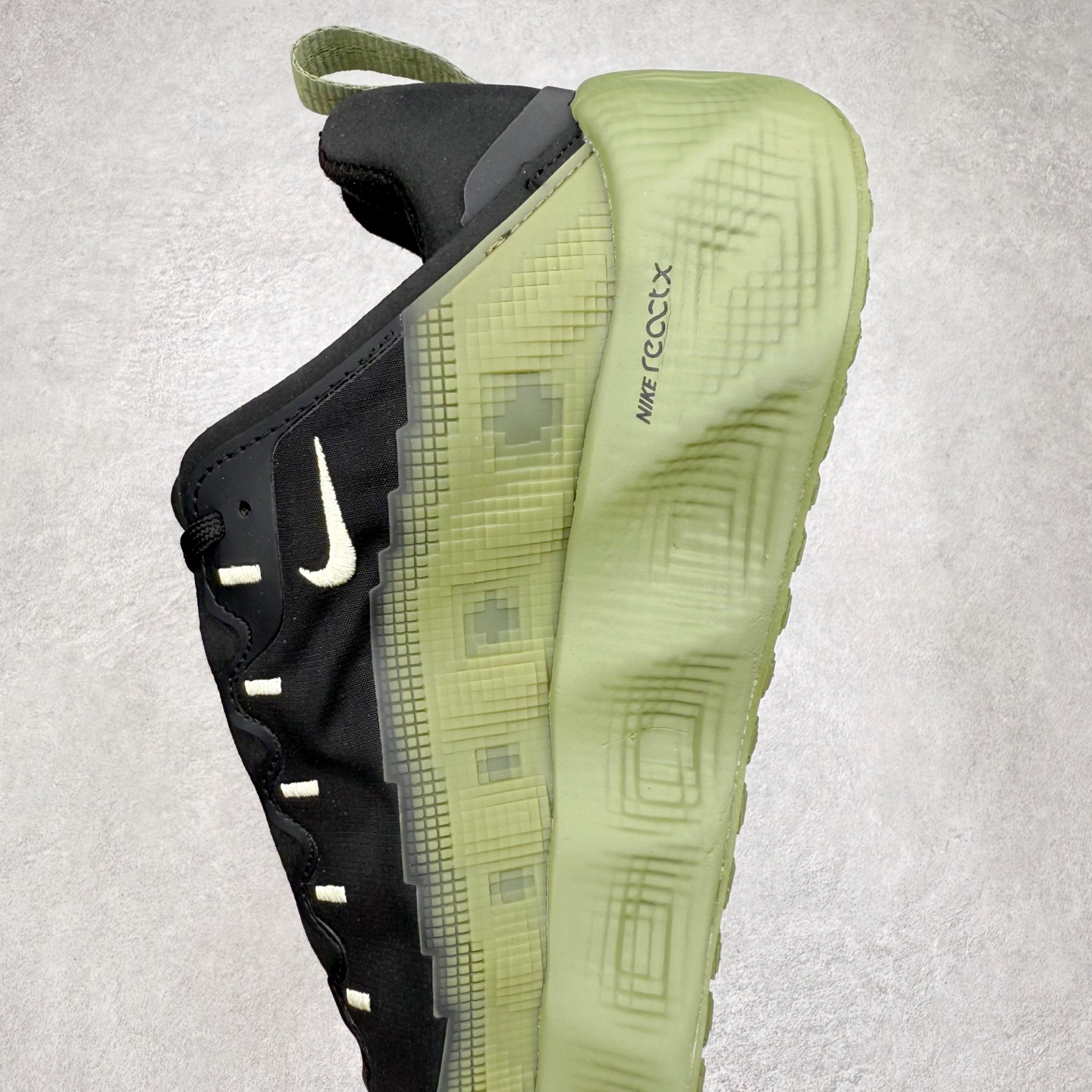 图片[7]-HYEIN SEO x NK Ava Rover 百搭舒适耐磨低帮跑步鞋 男女同款 流线型轮廓，通过轻薄物料鞋面结合 TPU 网格状支撑示人，增厚的中底材质选用 ReactX 加持，华夫外底收尾。鞋垫与后跟鞋提，克制点缀 Hyein Seo 字样。鞋垫与鞋提则采用菱形格纹的变化元素呈现。实拍调校N版已经零色差零失真 百分百还原实物色彩所见即所得 不存在货不对板色差等低级问题 选购参考实物拍摄 不混卖不参货 只用心做好货严格选品 承诺混一赔十 尺码：36 36.5 37.5 38 38.5 39 40 40.5 41 42 42.5 43 44 44.5 45-选品中心