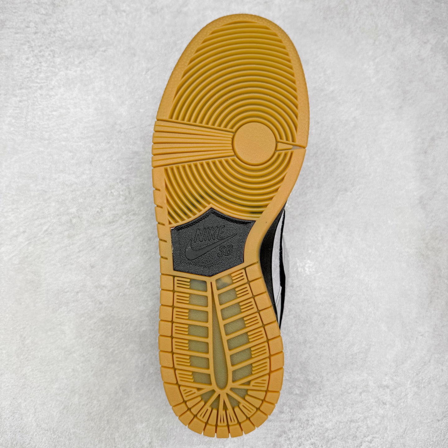 图片[9]-＃F版 NK SB Dunk Low BQ6817-204 极限压缩利润空间 超乎所想的高性价比 用料绝不含糊 原盒原配 正确耐磨橡胶大底 超高清洁度 全鞋零毛边皮料切割 全套原楦原模倾力打造完美版型 尺码：36 36.5 37.5 38 38.5 39 40 40.5 41 42 42.5 43 44 44.5 45 46 47.5-选品中心