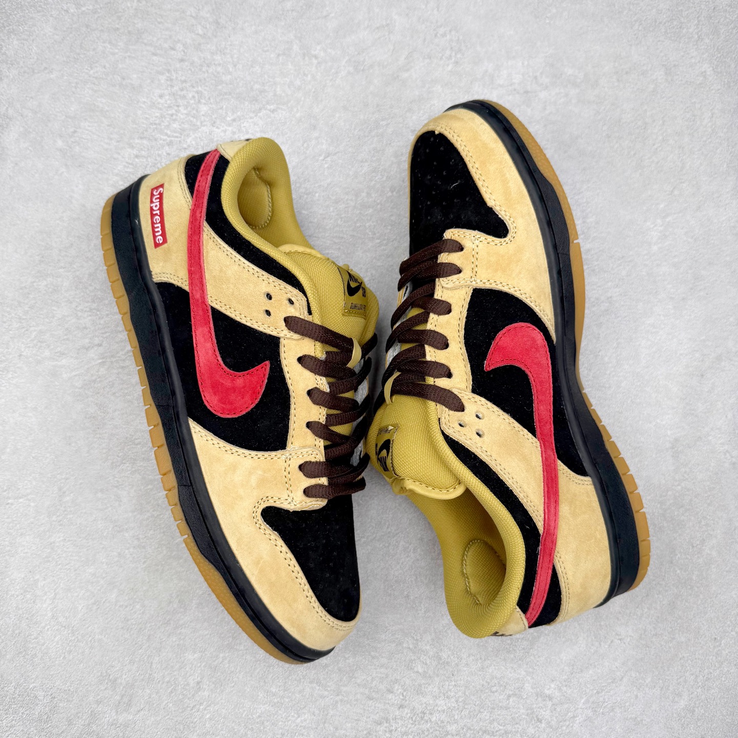 图片[3]-＃F版 NK SB Dunk Low FJ1674-002 极限压缩利润空间 超乎所想的高性价比 用料绝不含糊 原盒原配 正确耐磨橡胶大底 超高清洁度 全鞋零毛边皮料切割 全套原楦原模倾力打造完美版型 尺码：36 36.5 37.5 38 38.5 39 40 40.5 41 42 42.5 43 44 44.5 45 46 47.5-选品中心