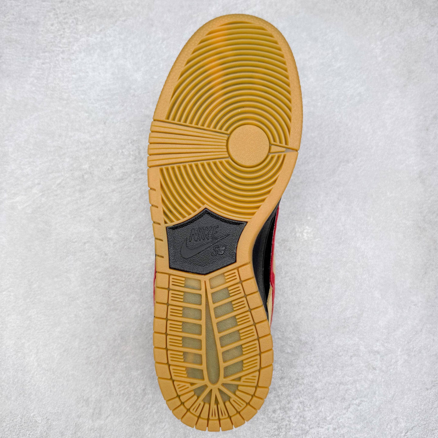 图片[9]-＃F版 NK SB Dunk Low FJ1674-002 极限压缩利润空间 超乎所想的高性价比 用料绝不含糊 原盒原配 正确耐磨橡胶大底 超高清洁度 全鞋零毛边皮料切割 全套原楦原模倾力打造完美版型 尺码：36 36.5 37.5 38 38.5 39 40 40.5 41 42 42.5 43 44 44.5 45 46 47.5-选品中心