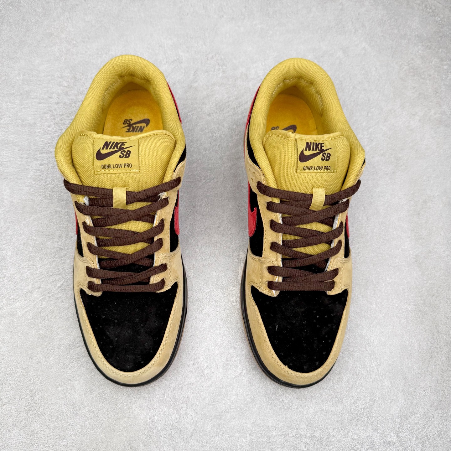 图片[2]-＃F版 NK SB Dunk Low FJ1674-002 极限压缩利润空间 超乎所想的高性价比 用料绝不含糊 原盒原配 正确耐磨橡胶大底 超高清洁度 全鞋零毛边皮料切割 全套原楦原模倾力打造完美版型 尺码：36 36.5 37.5 38 38.5 39 40 40.5 41 42 42.5 43 44 44.5 45 46 47.5-选品中心