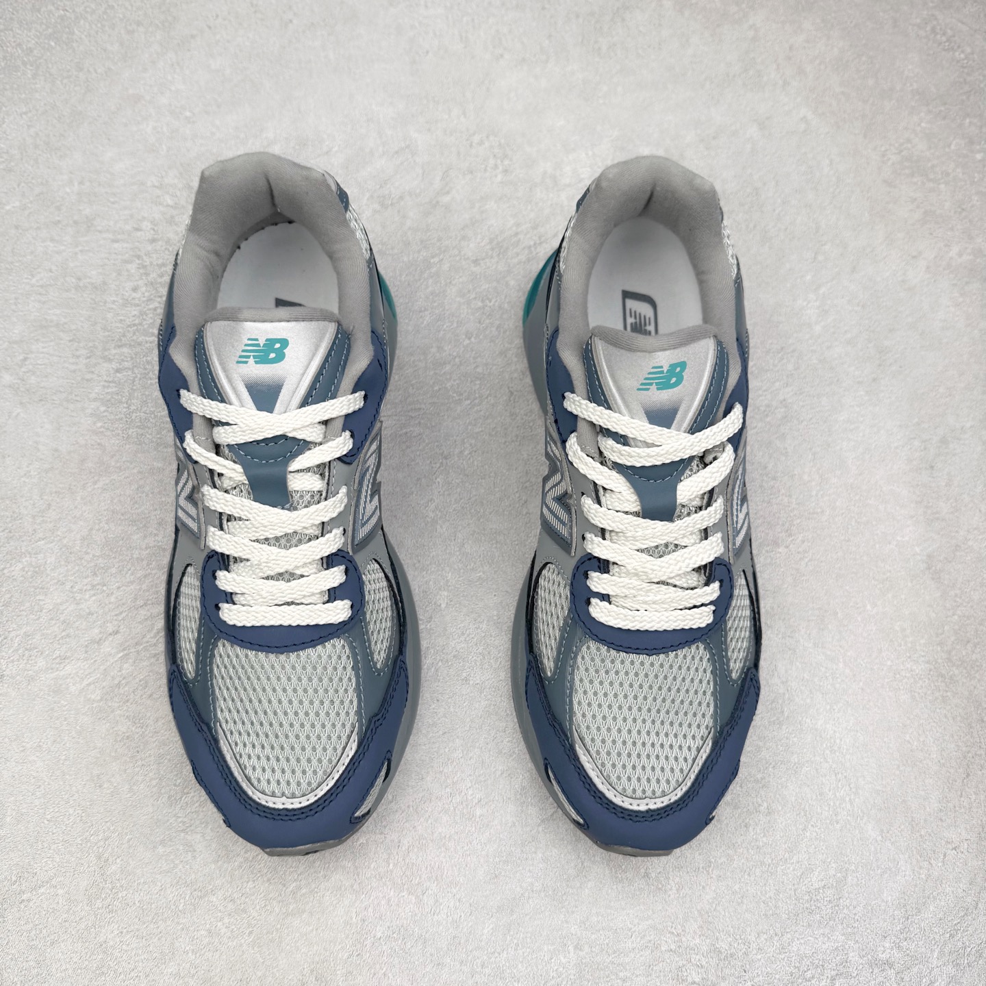 图片[2]-New Balance NB2010系列新百伦经典复古休闲运动板鞋 以ENCAP中底配以升级版 N-ERGY缓震物料 鞋面则采用特色的柔软麂皮搭以NewBalance经典的尼龙网布 低调中还原跑鞋本真 更年轻化的设计理念与材质 让新世代青年得以用全新视角体验经典鞋款的传奇魅力尺码：36 37 37.5 38 38.5 39.5 40 40.5 41.5 42 42.5 43 44 45-选品中心