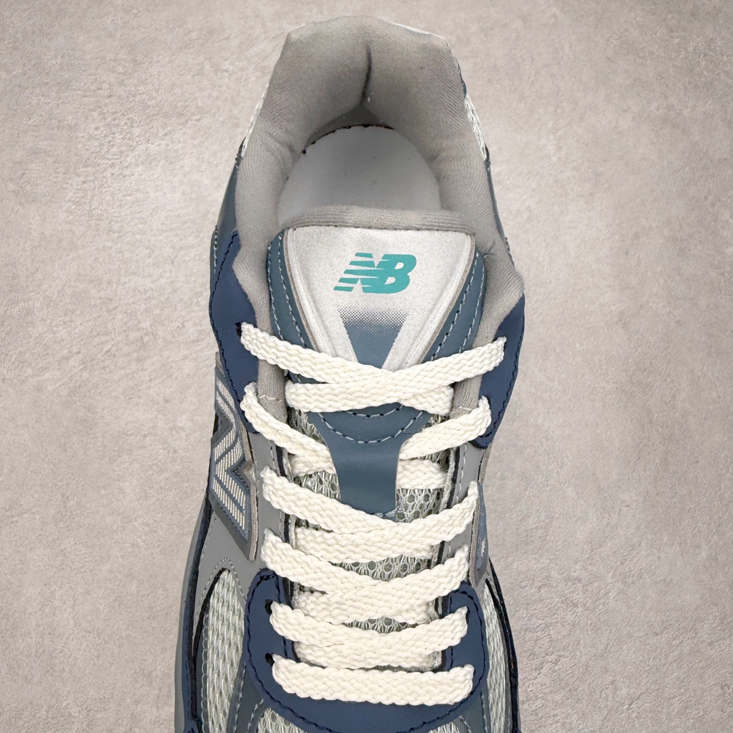 图片[5]-New Balance NB2010系列新百伦经典复古休闲运动板鞋 以ENCAP中底配以升级版 N-ERGY缓震物料 鞋面则采用特色的柔软麂皮搭以NewBalance经典的尼龙网布 低调中还原跑鞋本真 更年轻化的设计理念与材质 让新世代青年得以用全新视角体验经典鞋款的传奇魅力尺码：36 37 37.5 38 38.5 39.5 40 40.5 41.5 42 42.5 43 44 45-选品中心