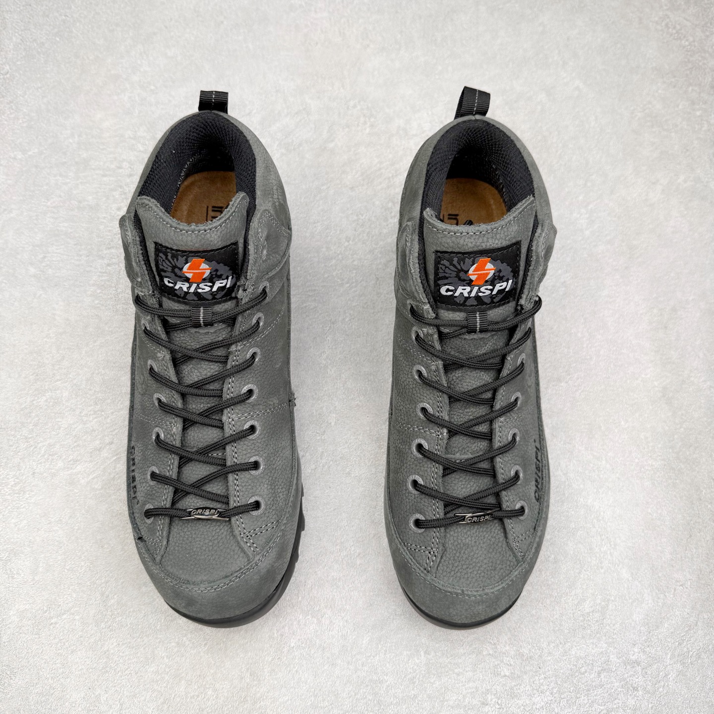 图片[2]-CRISPI Monaco 摩纳哥 GTX 登山耐磨防水中帮 户外功能鞋 CRISPI是一款登山鞋品牌，公司依靠的是对于制鞋与传统工艺从未抹灭的热情与热爱。时不时都在回顾与反思一路走过的路并且朝向新目标前进，这也是一直坚信着获得成功的关键。在未来的道路上将会不断重复温故与知新，永无止境的继续成长下去。CRISPI一直坚信着，必须充分了解客户的需求，保持着对于客户需求的前瞻性才能提供给客户“舒适零磨合”、耐用的鞋靴。CRISPI的研发团队与制鞋工匠每天密切合作，在传统制鞋工艺中融入创新的解决方案，为客户提供穿着体验。尺码：36 37 38 39 40 41 42 43 44 45-选品中心