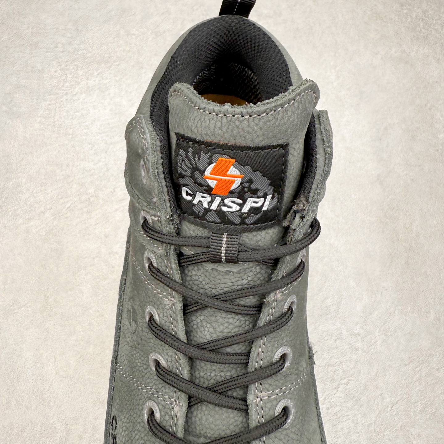 图片[5]-CRISPI Monaco 摩纳哥 GTX 登山耐磨防水中帮 户外功能鞋 CRISPI是一款登山鞋品牌，公司依靠的是对于制鞋与传统工艺从未抹灭的热情与热爱。时不时都在回顾与反思一路走过的路并且朝向新目标前进，这也是一直坚信着获得成功的关键。在未来的道路上将会不断重复温故与知新，永无止境的继续成长下去。CRISPI一直坚信着，必须充分了解客户的需求，保持着对于客户需求的前瞻性才能提供给客户“舒适零磨合”、耐用的鞋靴。CRISPI的研发团队与制鞋工匠每天密切合作，在传统制鞋工艺中融入创新的解决方案，为客户提供穿着体验。尺码：36 37 38 39 40 41 42 43 44 45-选品中心