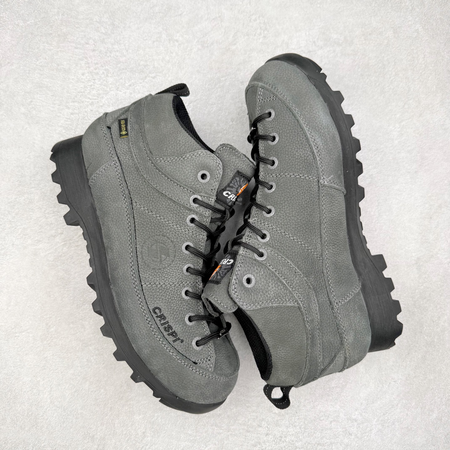 图片[3]-CRISPI Monaco 摩纳哥 GTX 登山耐磨防水中帮 户外功能鞋 CRISPI是一款登山鞋品牌，公司依靠的是对于制鞋与传统工艺从未抹灭的热情与热爱。时不时都在回顾与反思一路走过的路并且朝向新目标前进，这也是一直坚信着获得成功的关键。在未来的道路上将会不断重复温故与知新，永无止境的继续成长下去。CRISPI一直坚信着，必须充分了解客户的需求，保持着对于客户需求的前瞻性才能提供给客户“舒适零磨合”、耐用的鞋靴。CRISPI的研发团队与制鞋工匠每天密切合作，在传统制鞋工艺中融入创新的解决方案，为客户提供穿着体验。尺码：36 37 38 39 40 41 42 43 44 45-选品中心